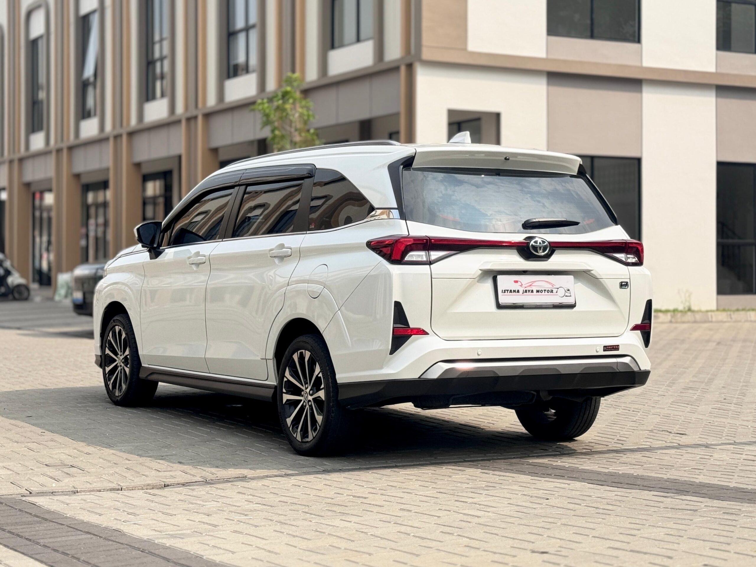 VELOZ Q TSS CVT PUTIH 2022 - Gambar 5