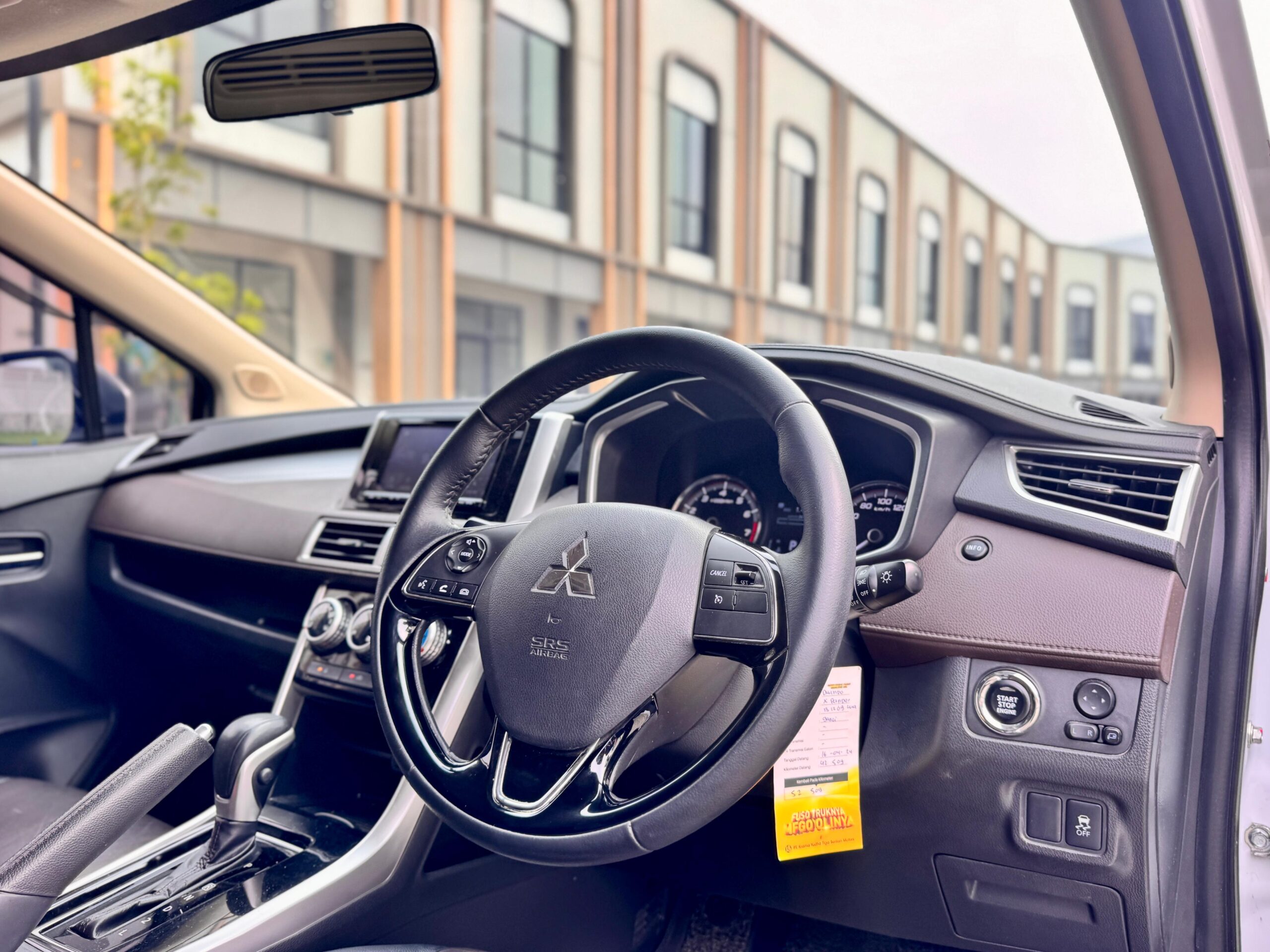 XPANDER 1.5 CROSS PREMIUM PUTIH 2021 - Gambar 11