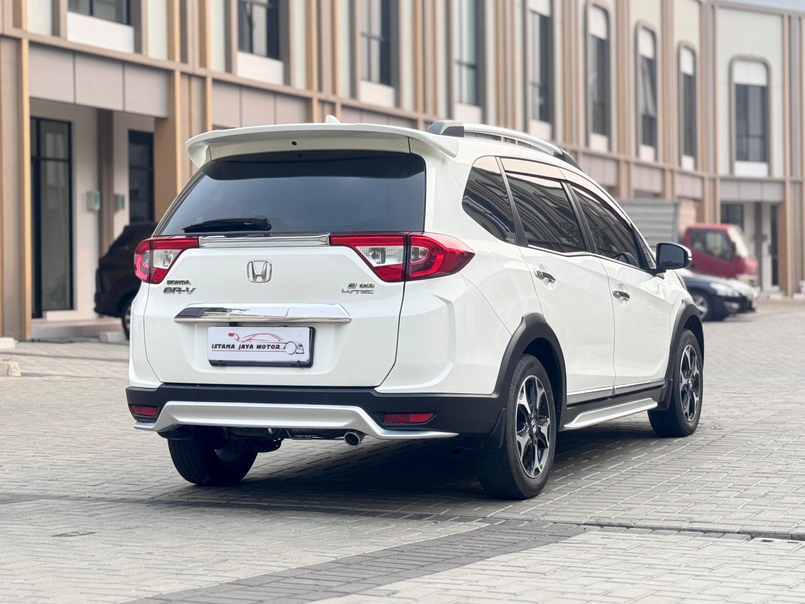 BRV 1.5 E PRESTIGE PUTIH 2018 - Gambar 6