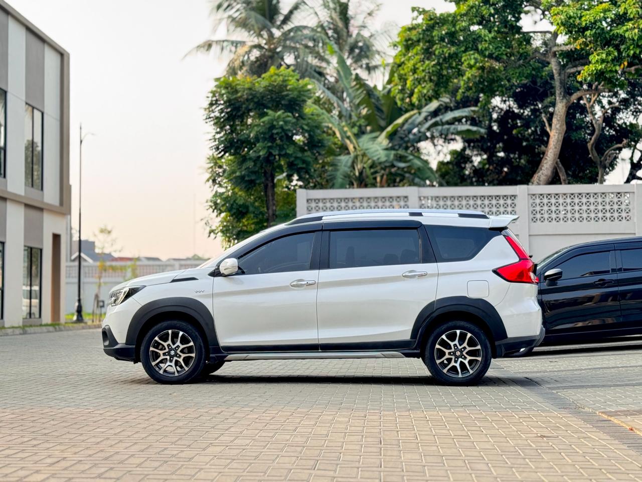 XL7 ALPHA AT PUTIH 2020 - Gambar 7