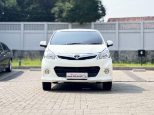 AVANZA VELOZ LUXURY 1.5 AT PUTIH 2015