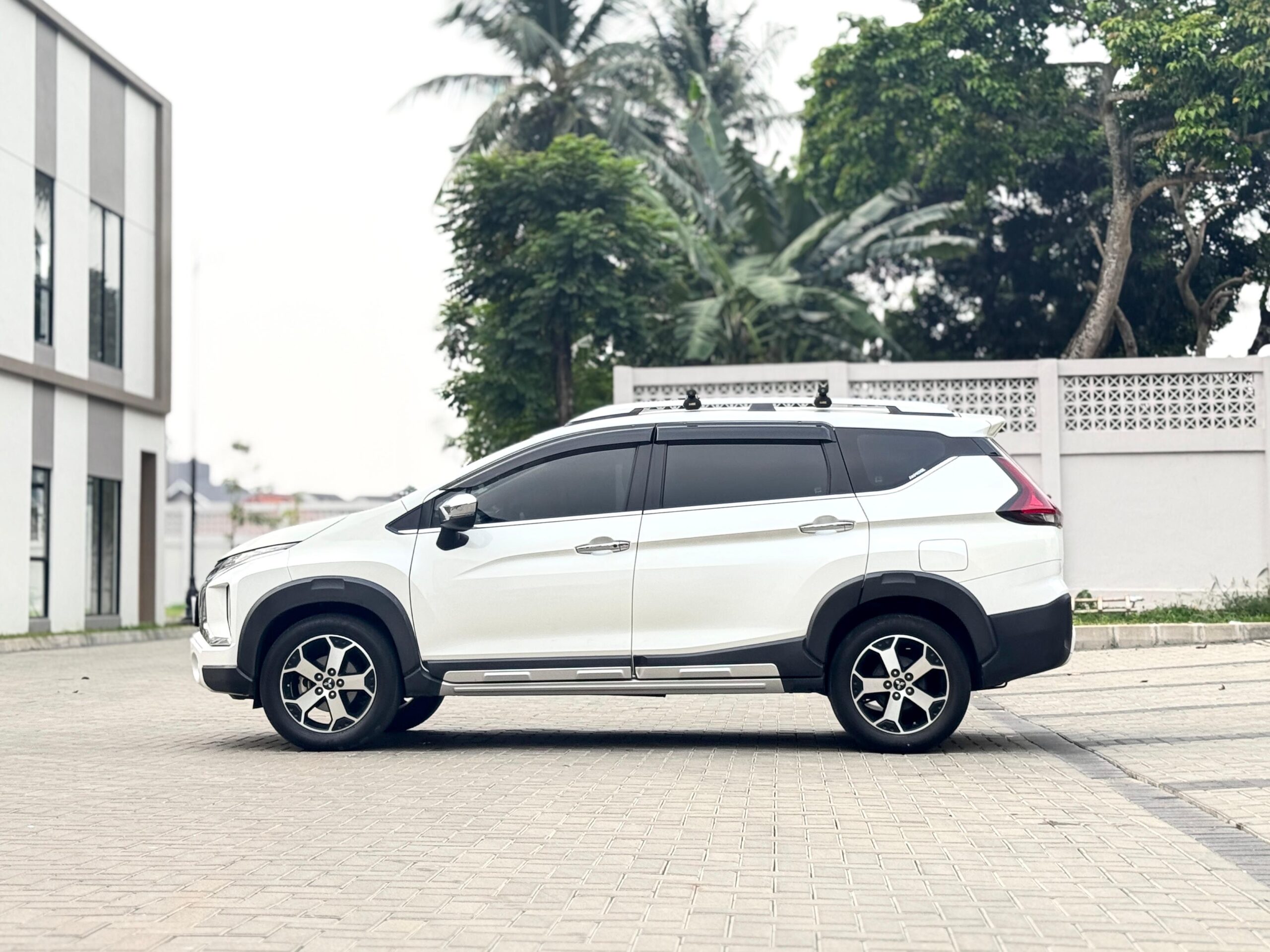 XPANDER 1.5 CROSS PREMIUM PUTIH 2021 - Gambar 7