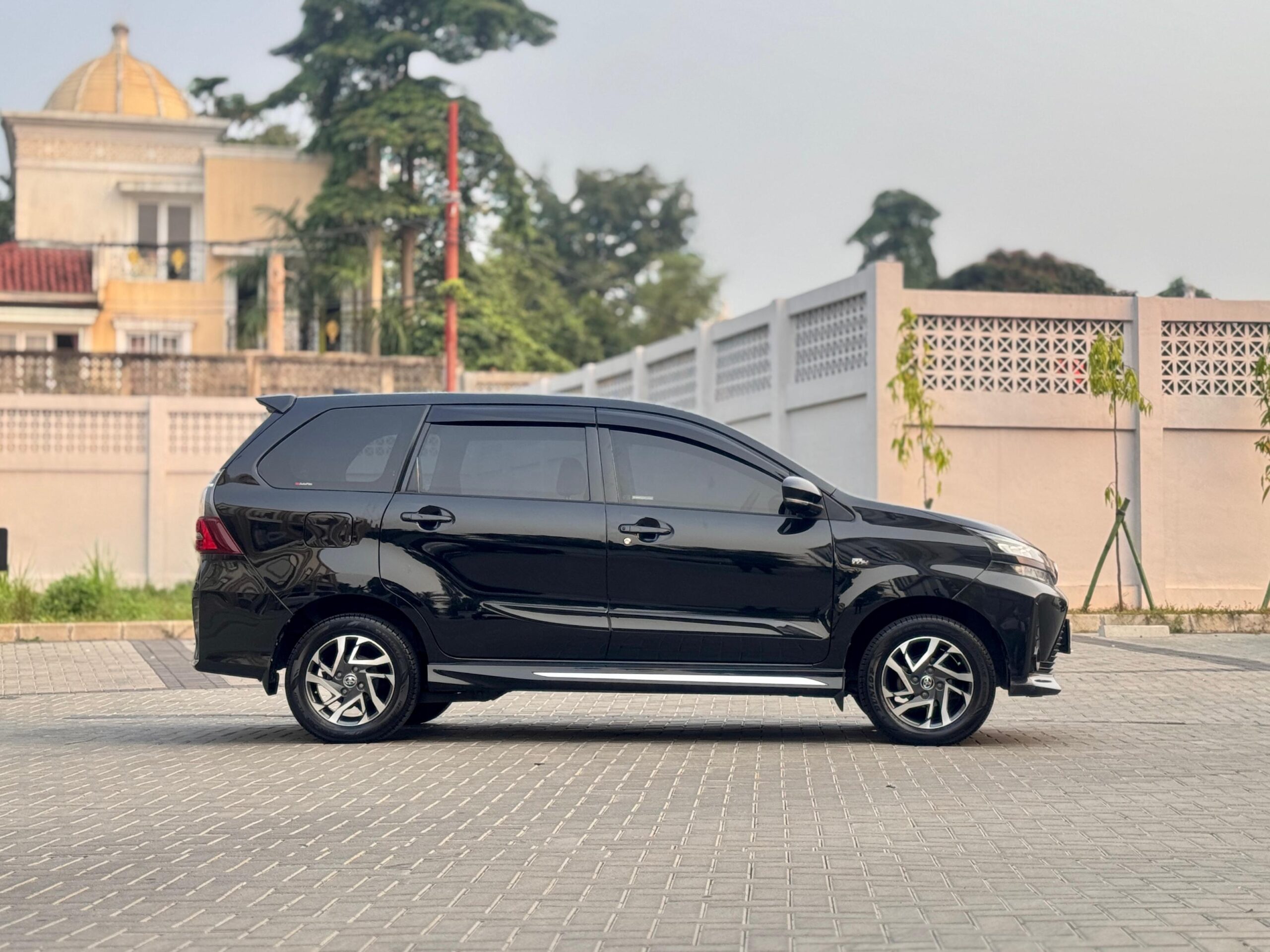 AVANZA 1.5 VELOZ HITAM 2020 - Gambar 8
