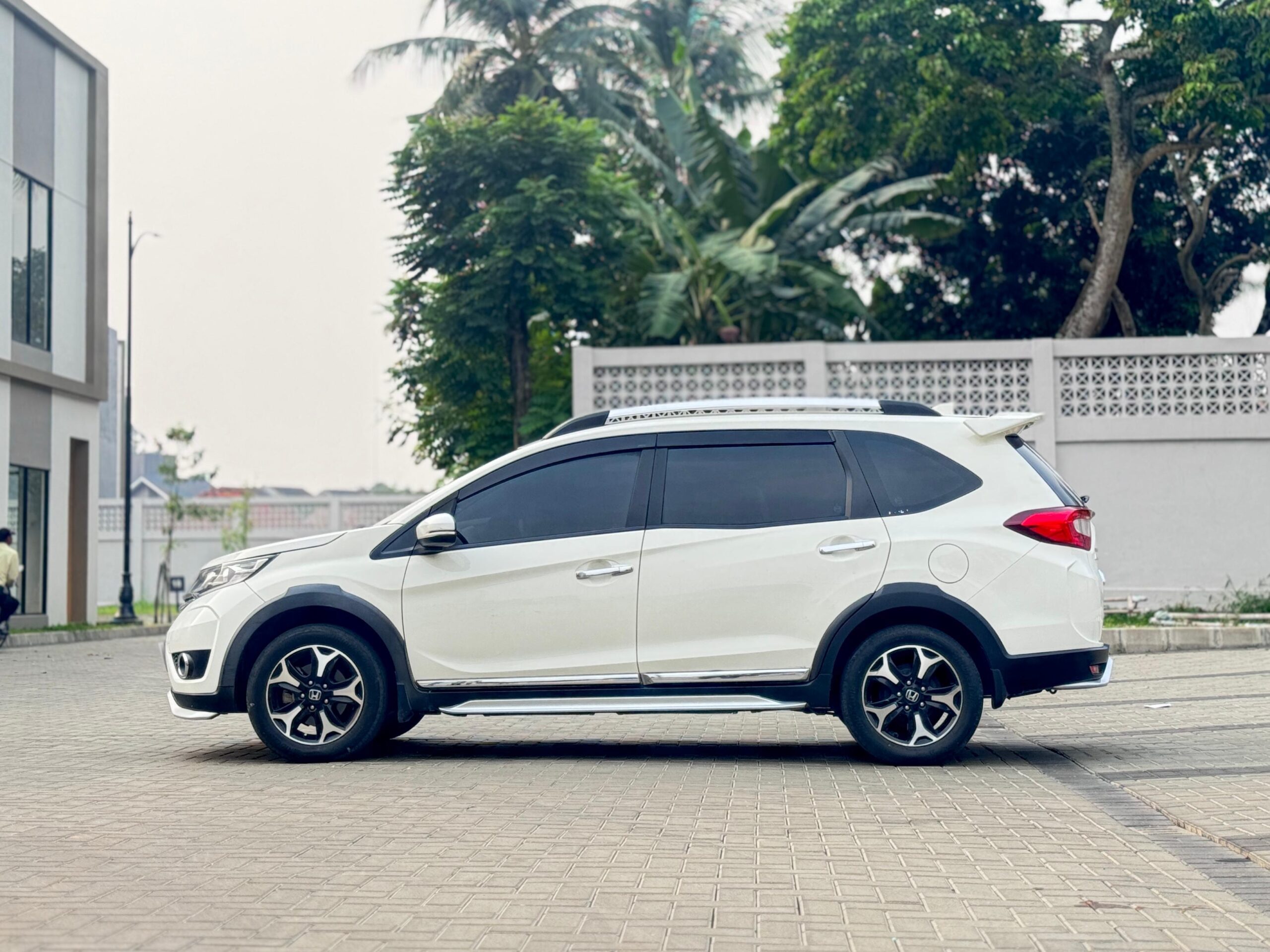 BRV 1.5 E PRESTIGE PUTIH 2018 - Gambar 7