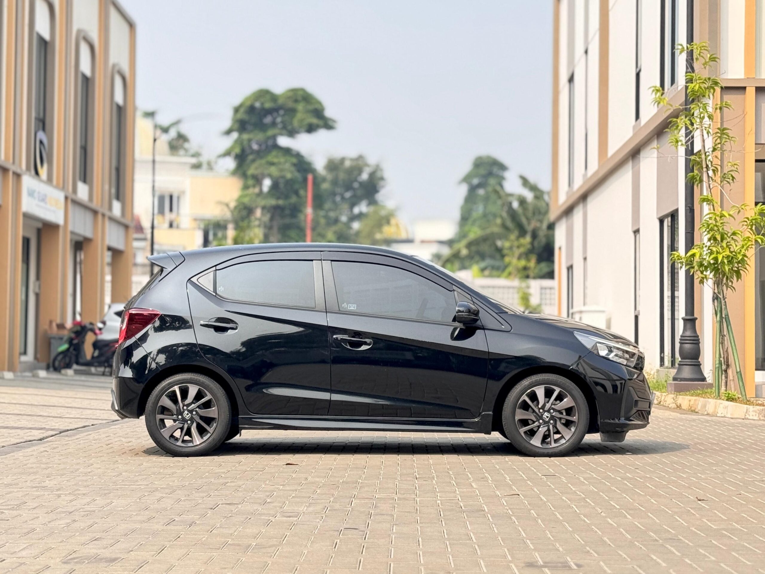 BRIO 1.2 RS HITAM 2024 - Gambar 8
