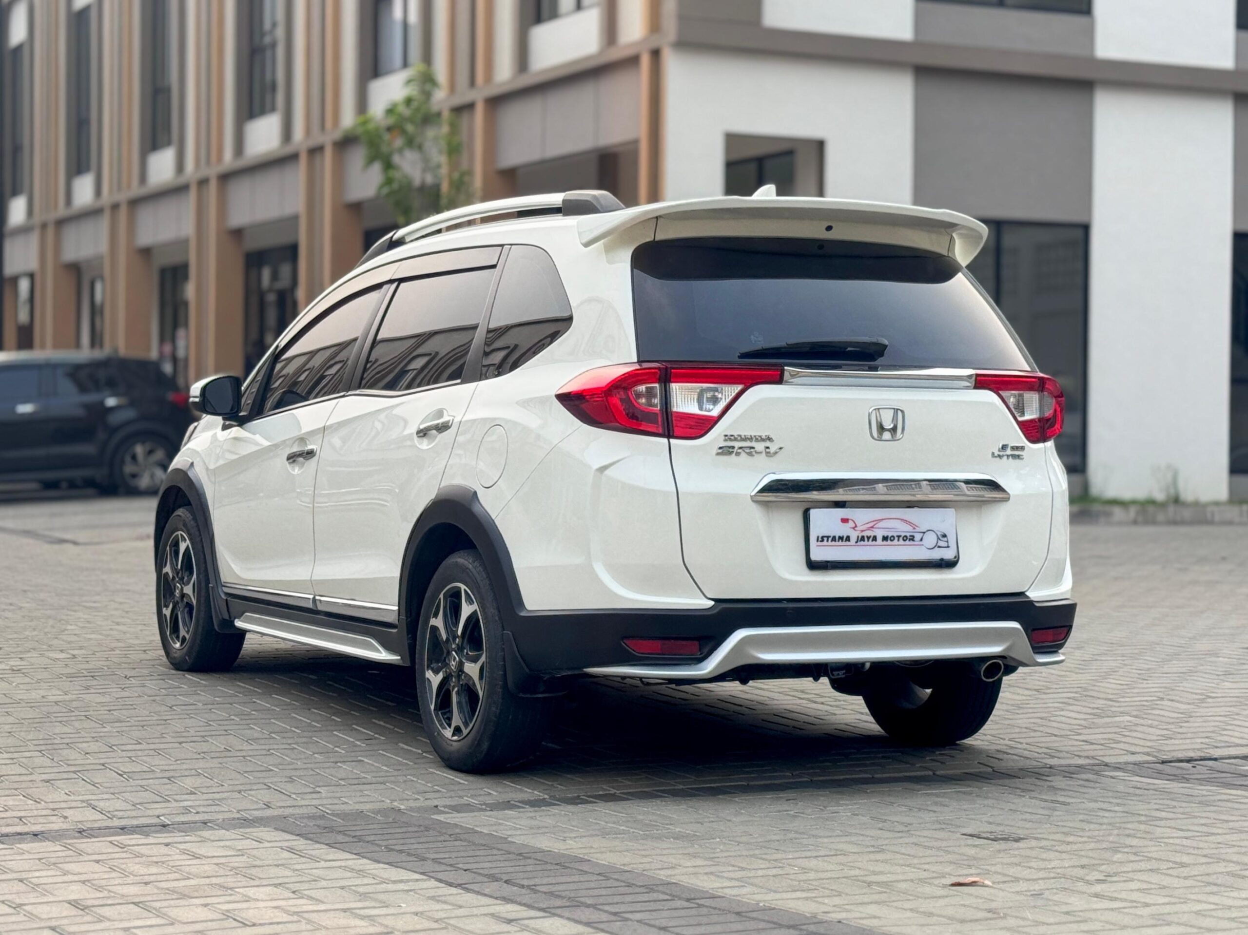 BRV 1.5 E PRESTIGE PUTIH 2018 - Gambar 5