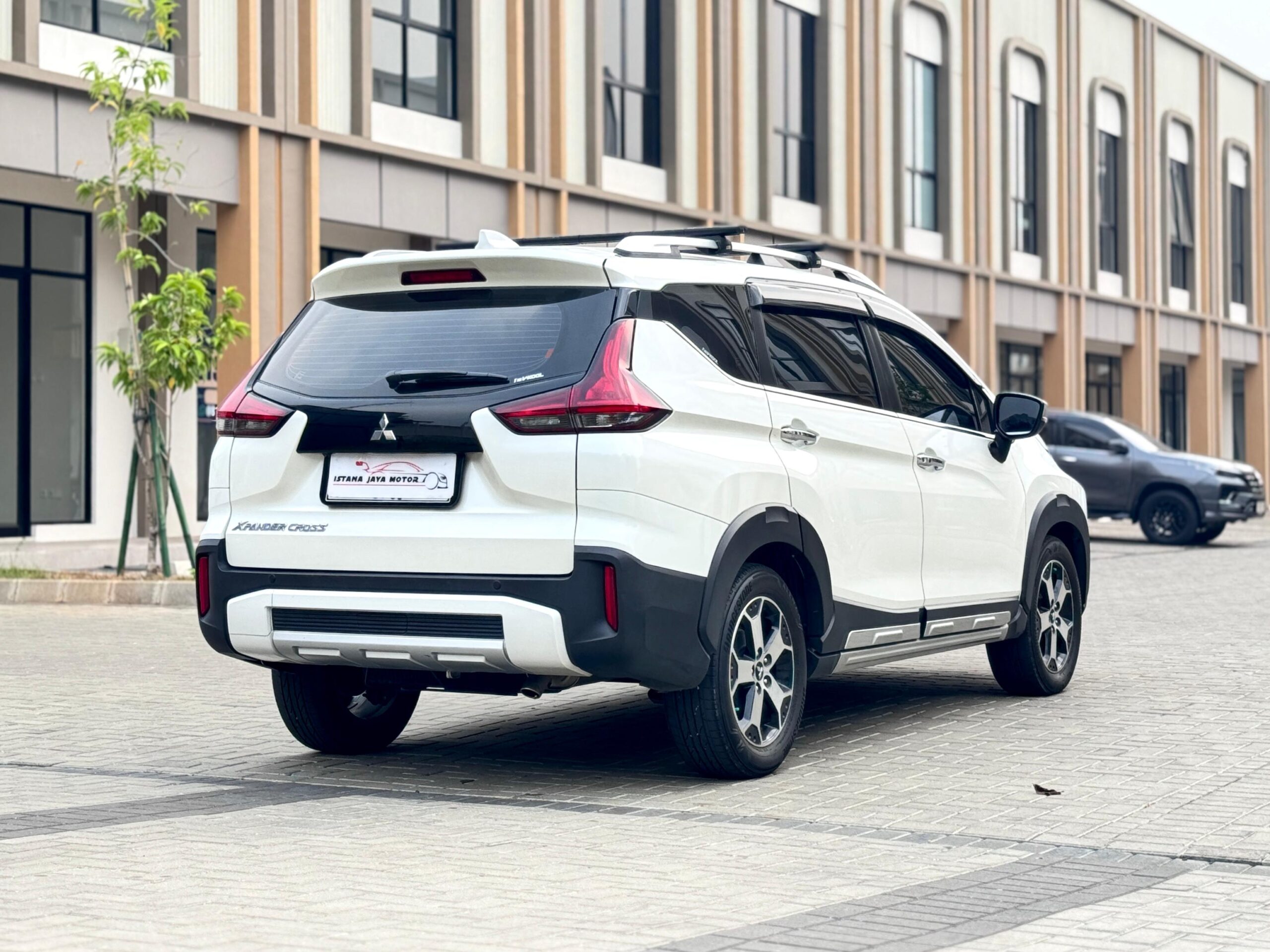 XPANDER 1.5 CROSS PREMIUM PUTIH 2021 - Gambar 6