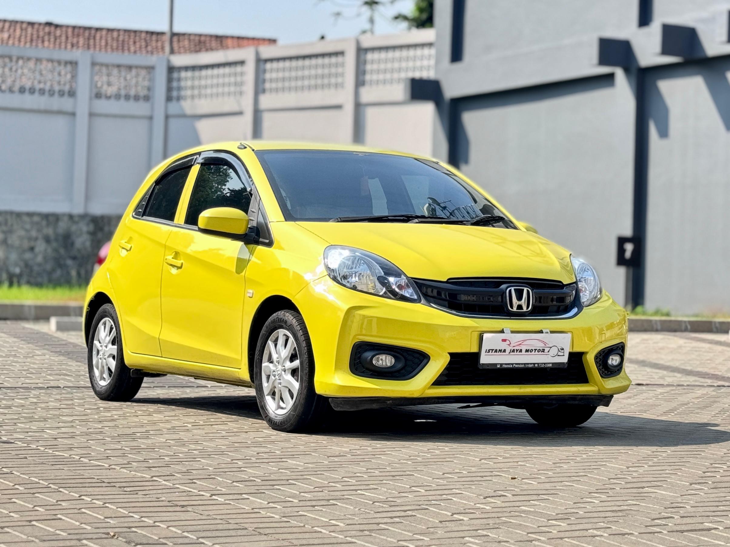 BRIO 1.2 E AT KUNING 2018 - Gambar 4