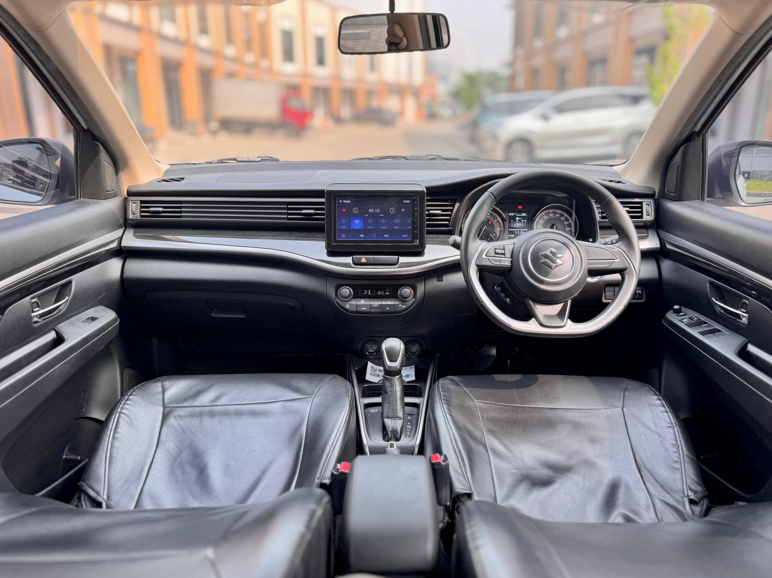 XL7 1.5 BETA PUTIH 2023 - Gambar 10