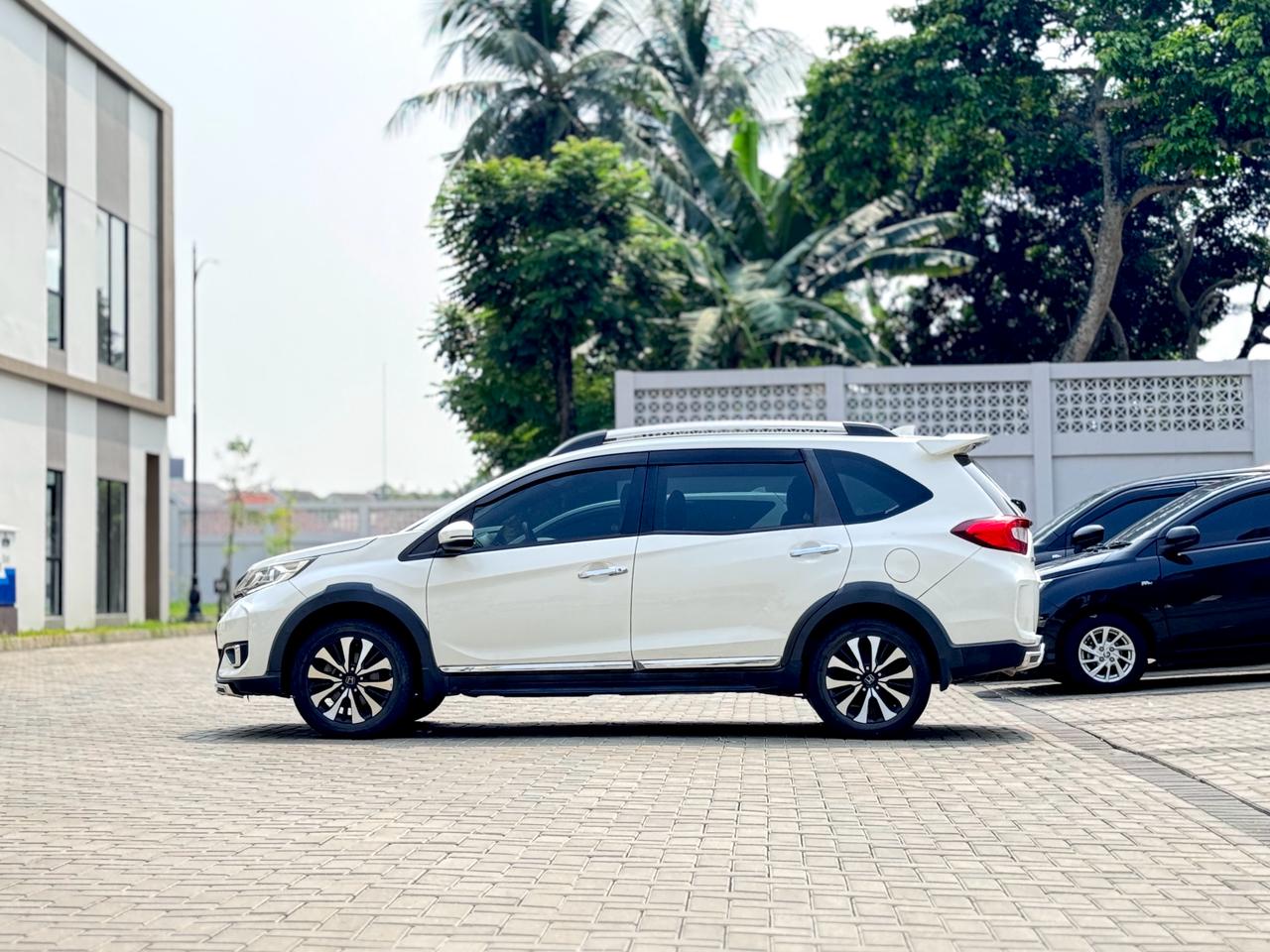 BRV E PRESTIGE CVT PUTIH 2021 - Gambar 7