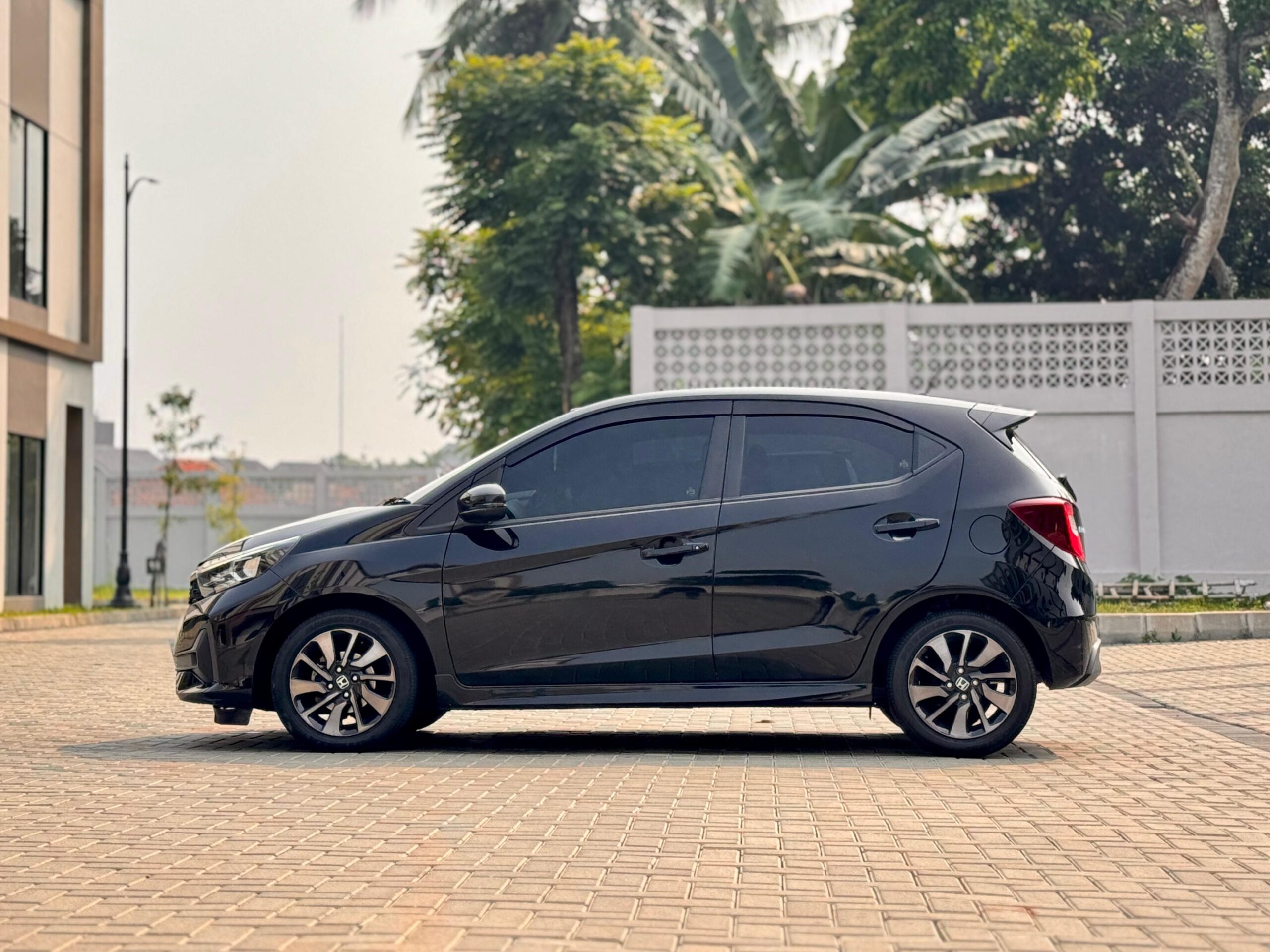 BRIO 1.2 RS HITAM 2024 - Gambar 7