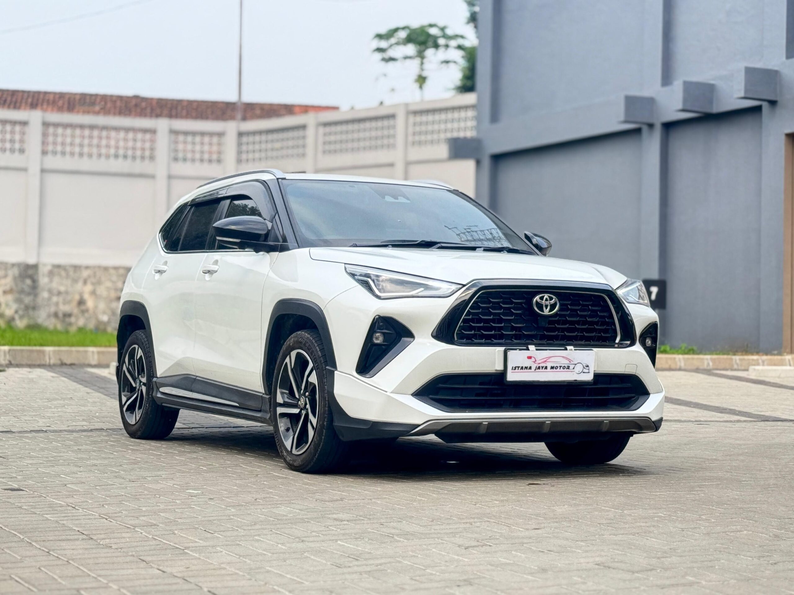 YARIS CROSS 1.5 S GR TSS PUTIH 2025 - Gambar 4