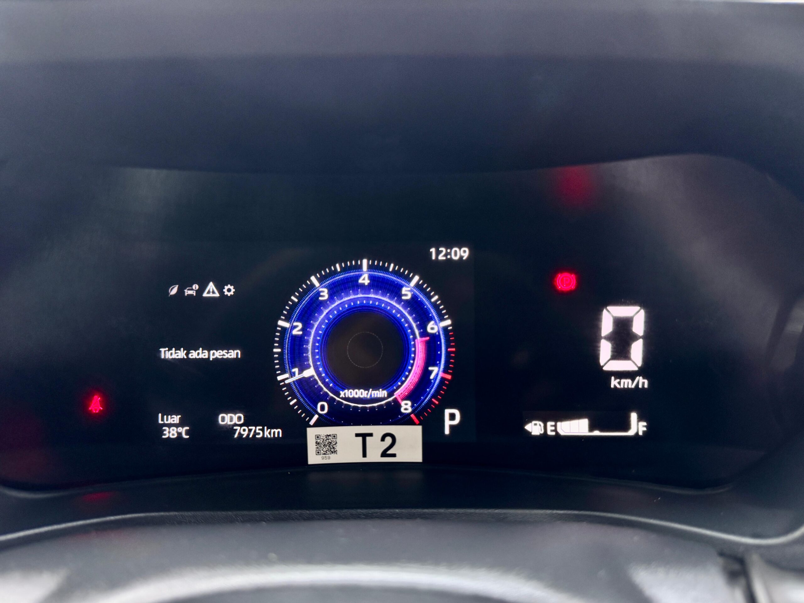 VELOZ Q CVT HITAM 2024 - Gambar 9