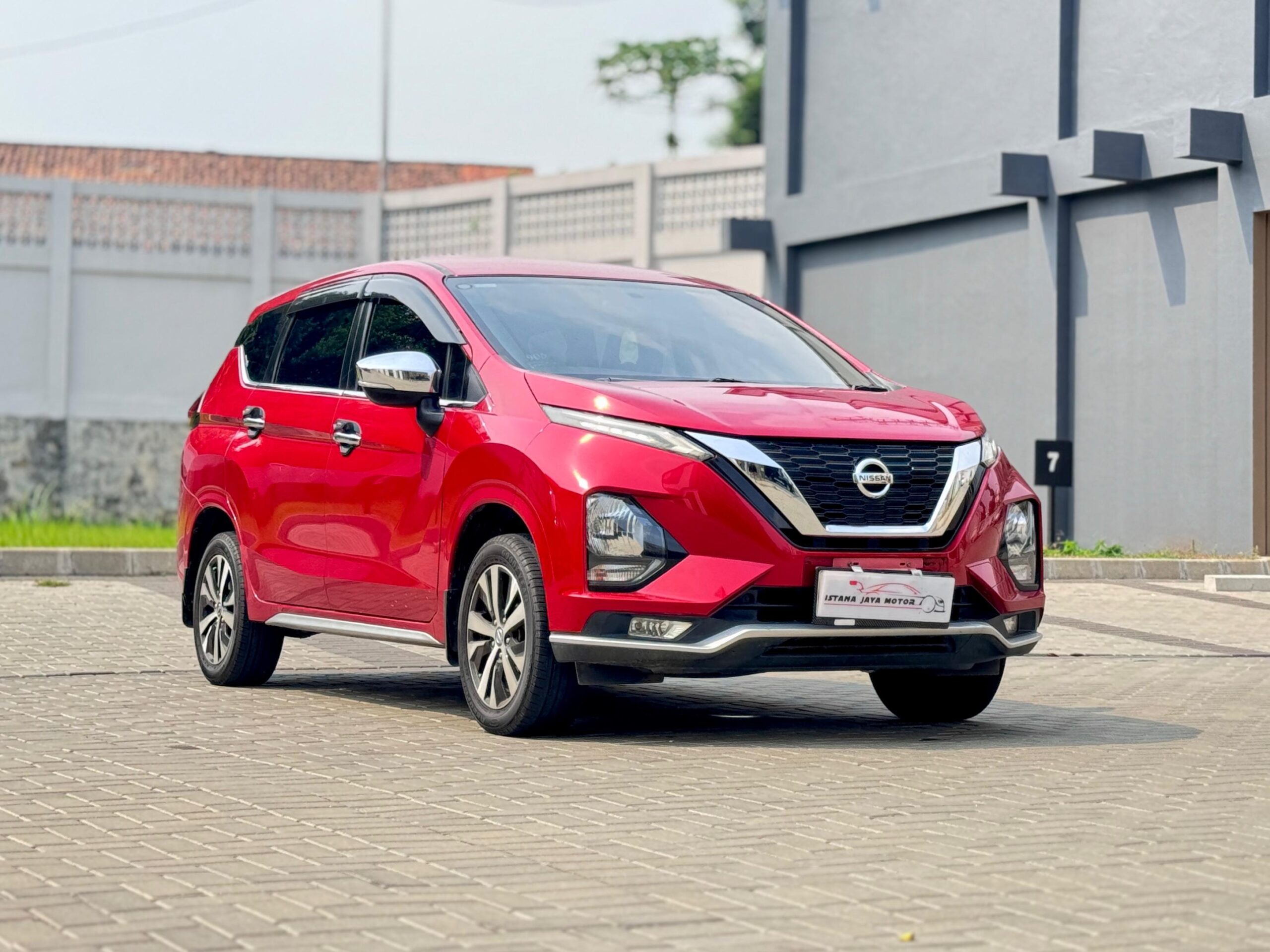 LIVINA VL AT MERAH 2019 - Gambar 4