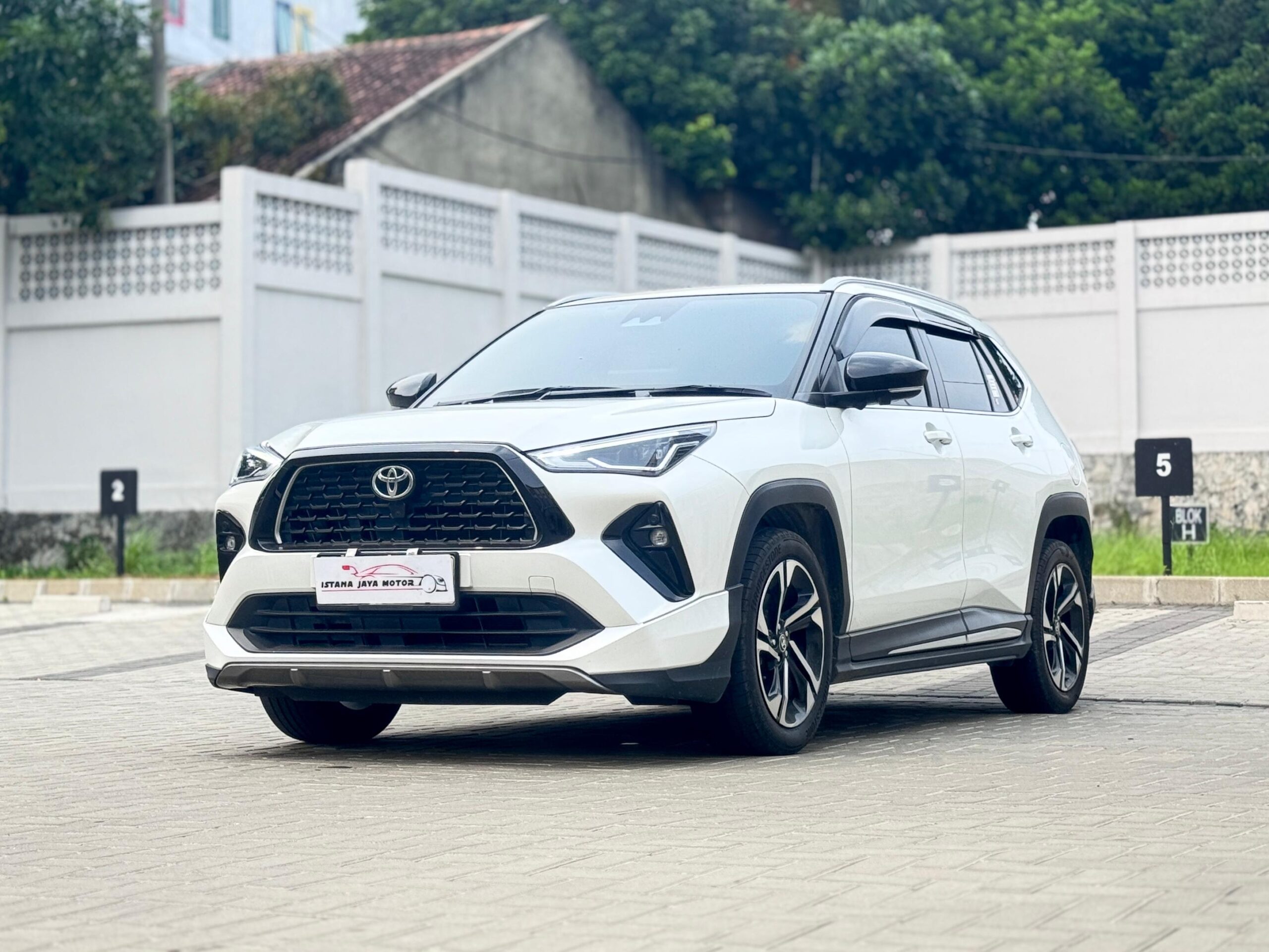 YARIS CROSS 1.5 S GR TSS PUTIH 2025 - Gambar 3
