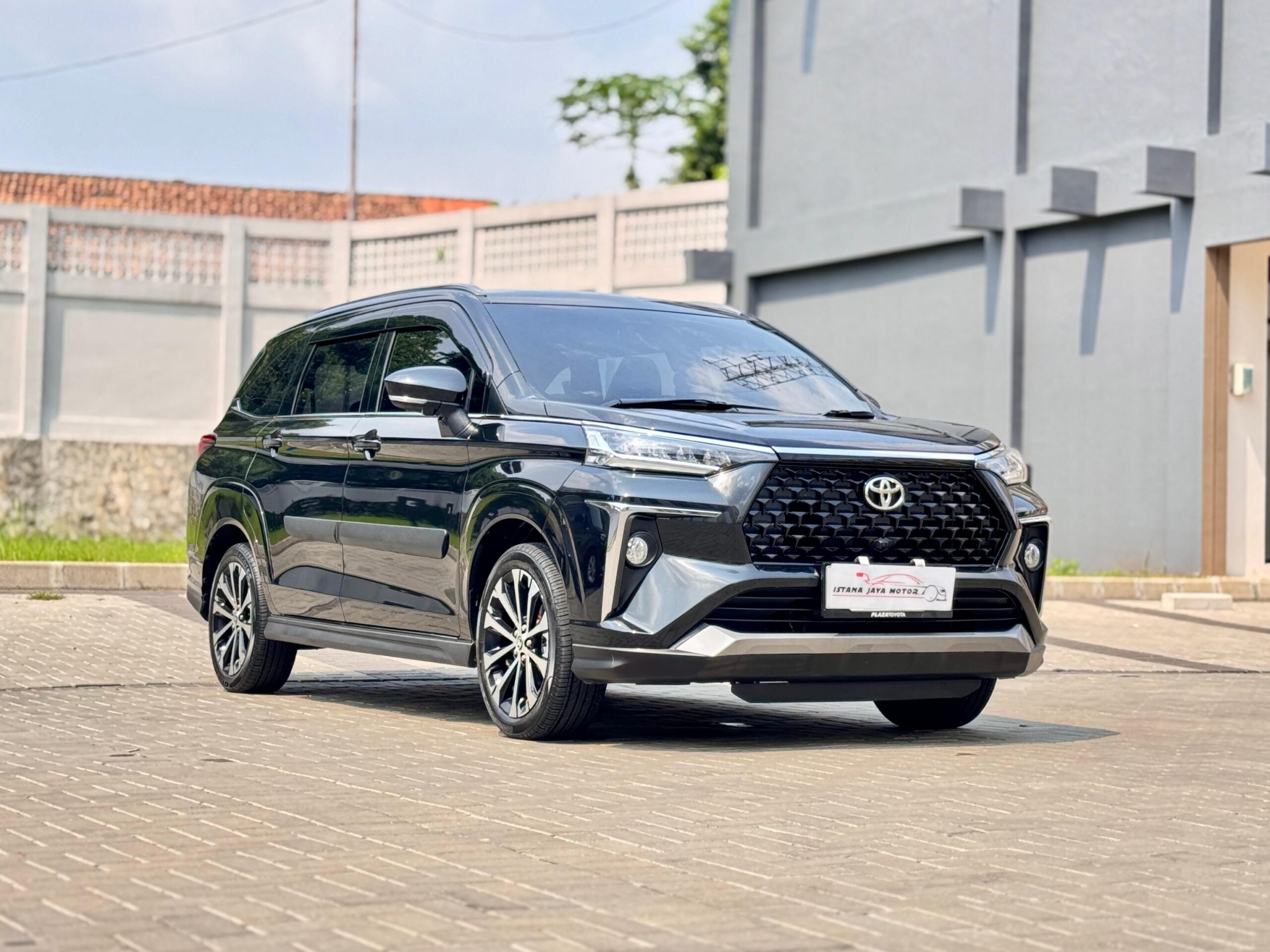 VELOZ Q CVT HITAM 2024 - Gambar 4