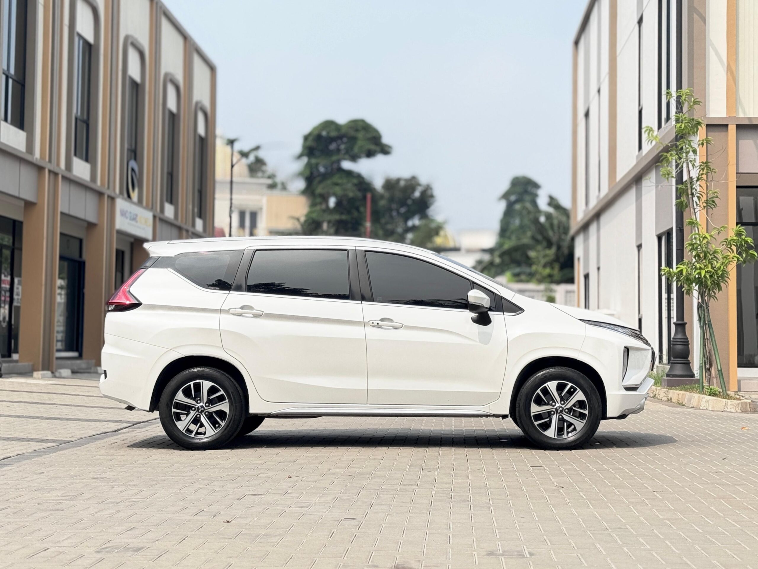 XPANDER 1.5 SPORT PUTIH 2018 - Gambar 8