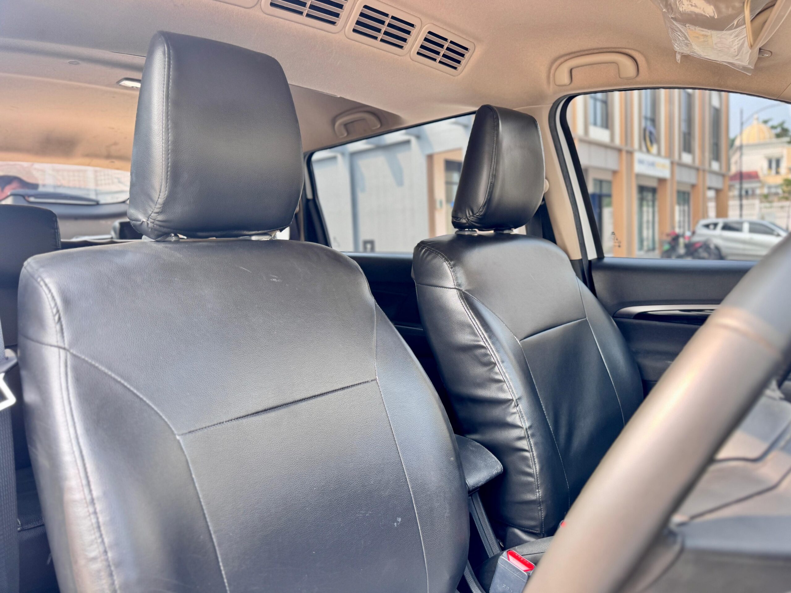 XL7 1.5 BETA PUTIH 2023 - Gambar 12