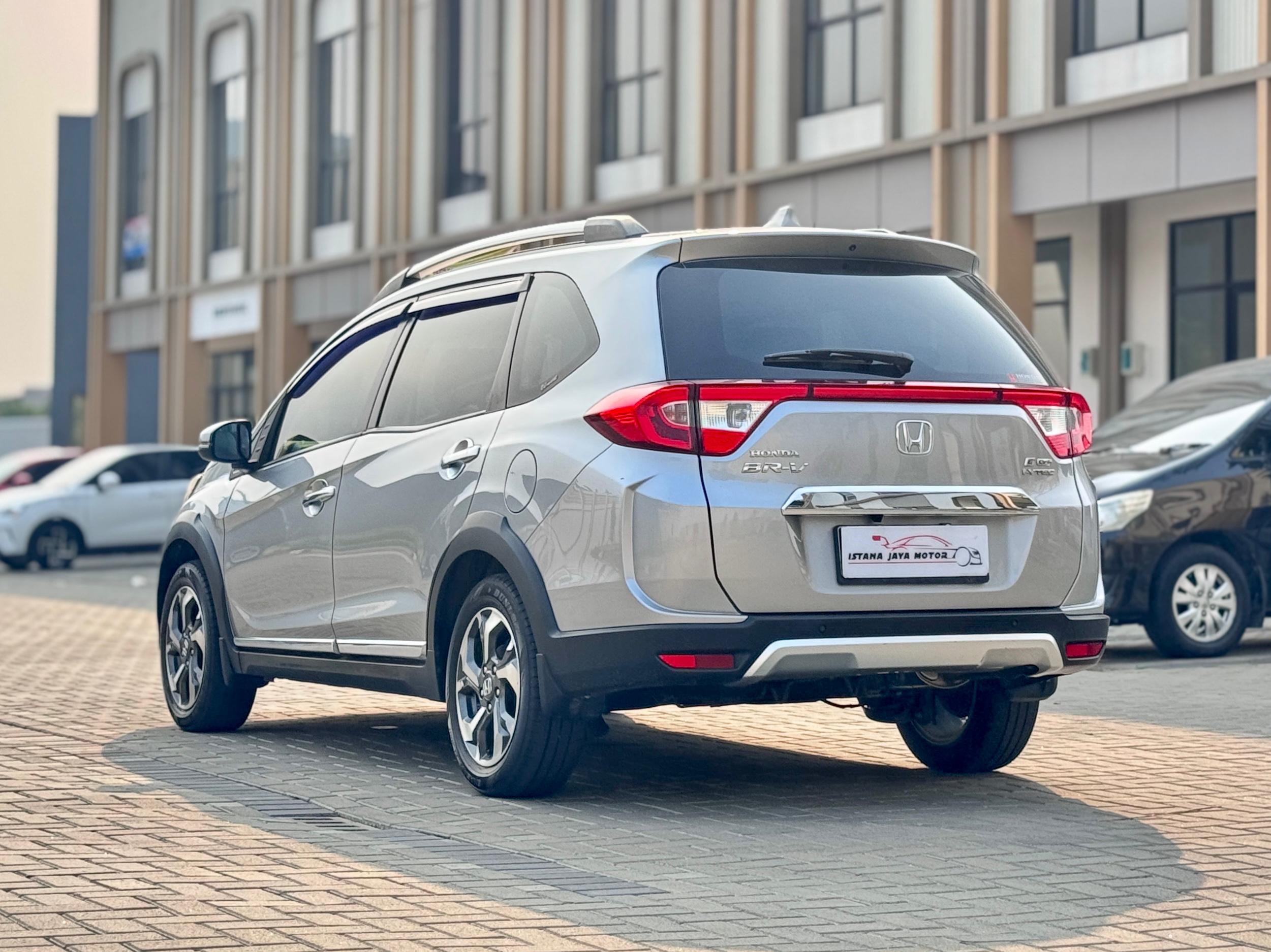 BRV 1.5 E CVT SILVER 2017 - Gambar 5