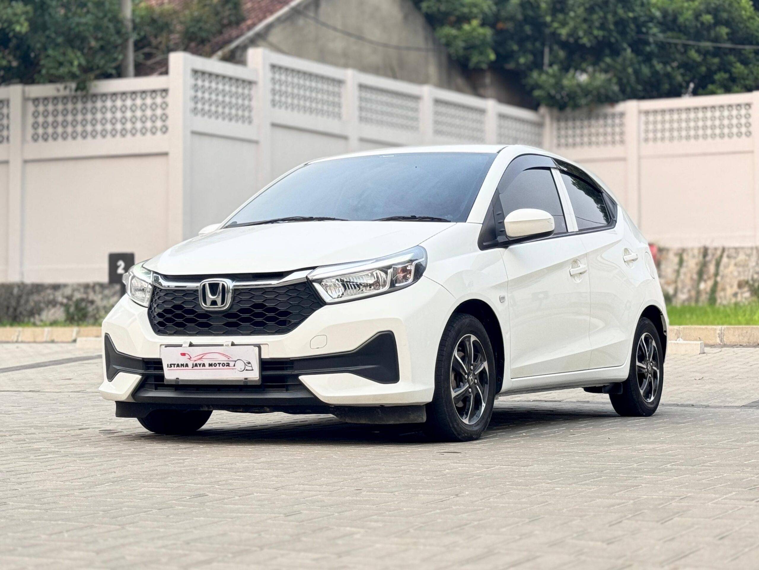 BRIO 1.2 E PUTIH 2023 - Gambar 3