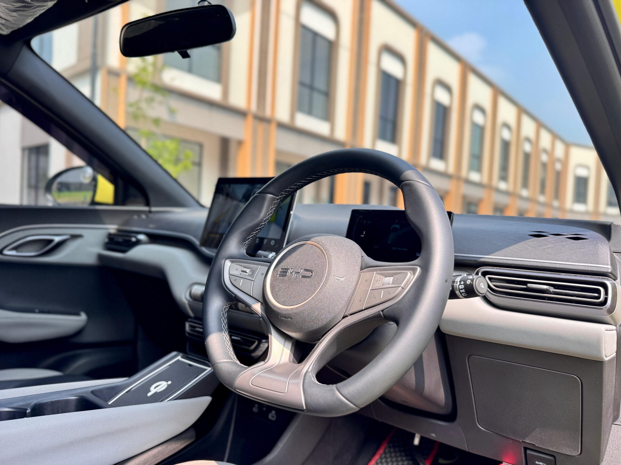 BYD ATTO 1 PREMIUM HIJAU 2025 - Gambar 11