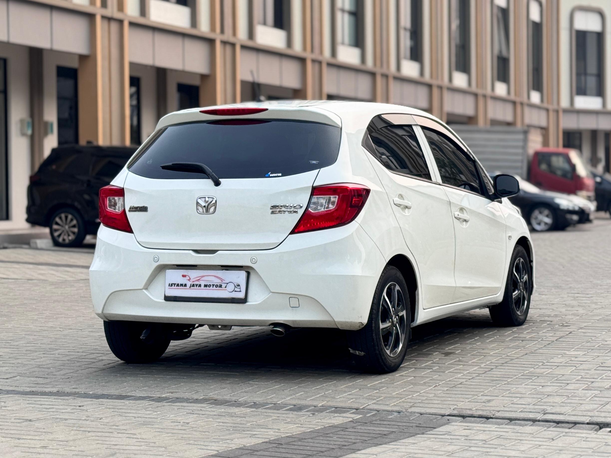 BRIO 1.2 E PUTIH 2023 - Gambar 6