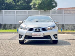 ALTIS 1.8 V AT SILVER 2015