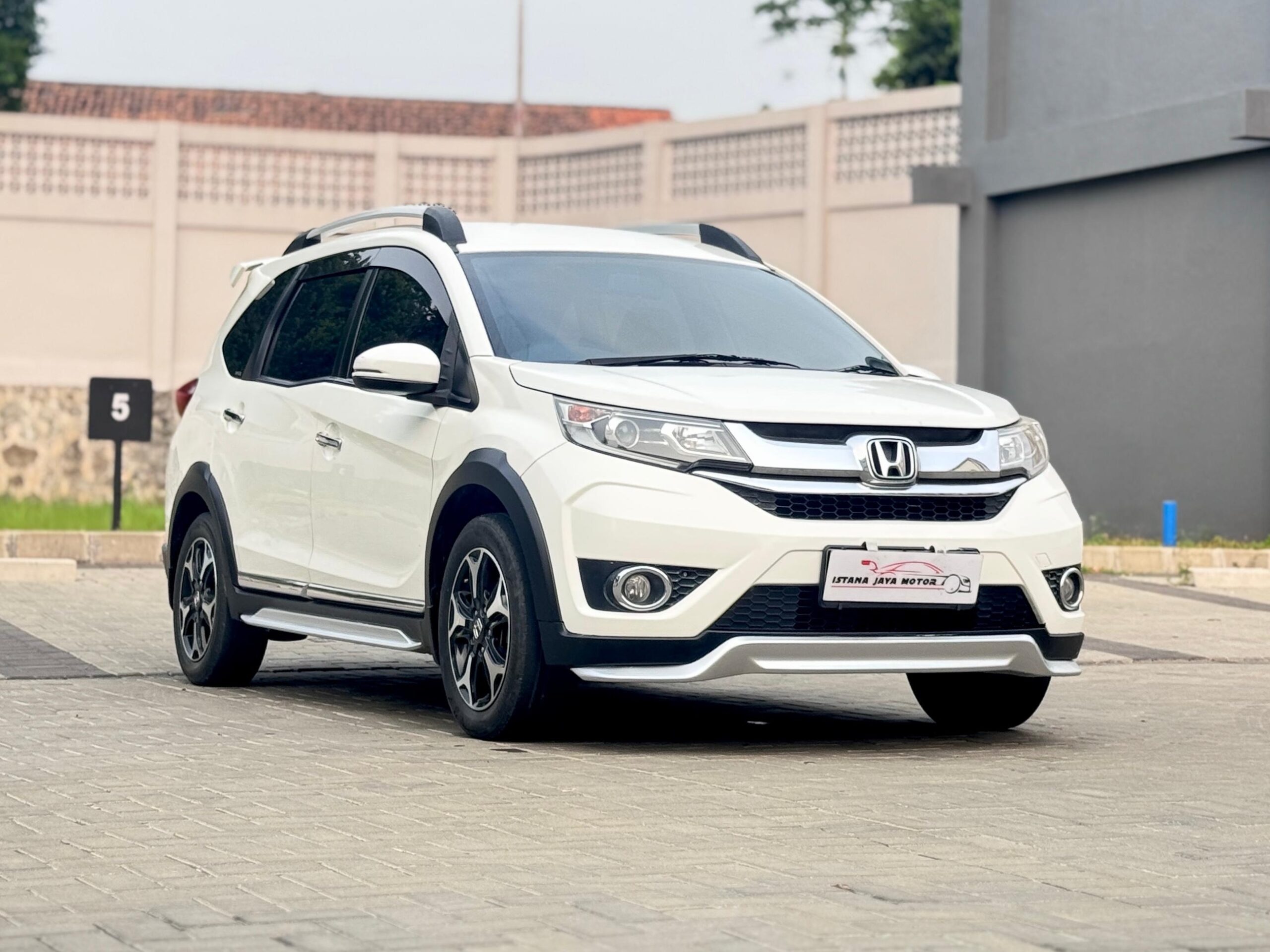 BRV 1.5 E PRESTIGE PUTIH 2018 - Gambar 4