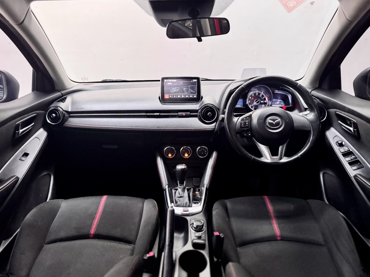 MAZDA 2 GT AT MERAH 2016 - Gambar 10