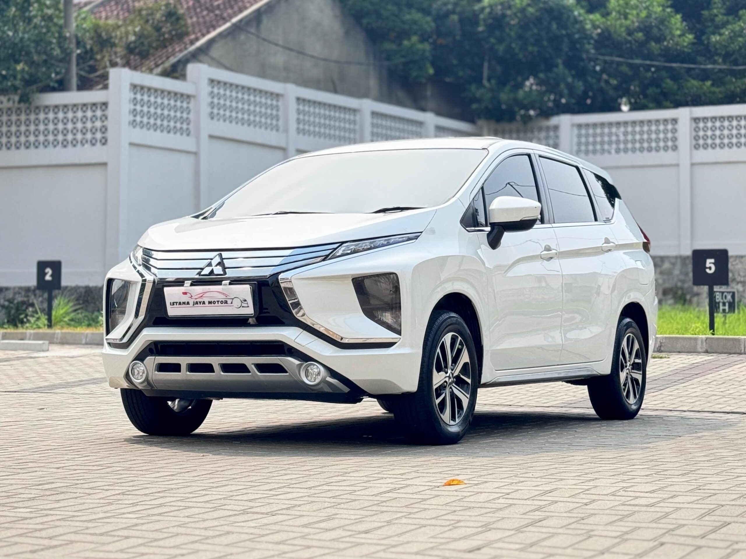 XPANDER 1.5 SPORT PUTIH 2018 - Gambar 3