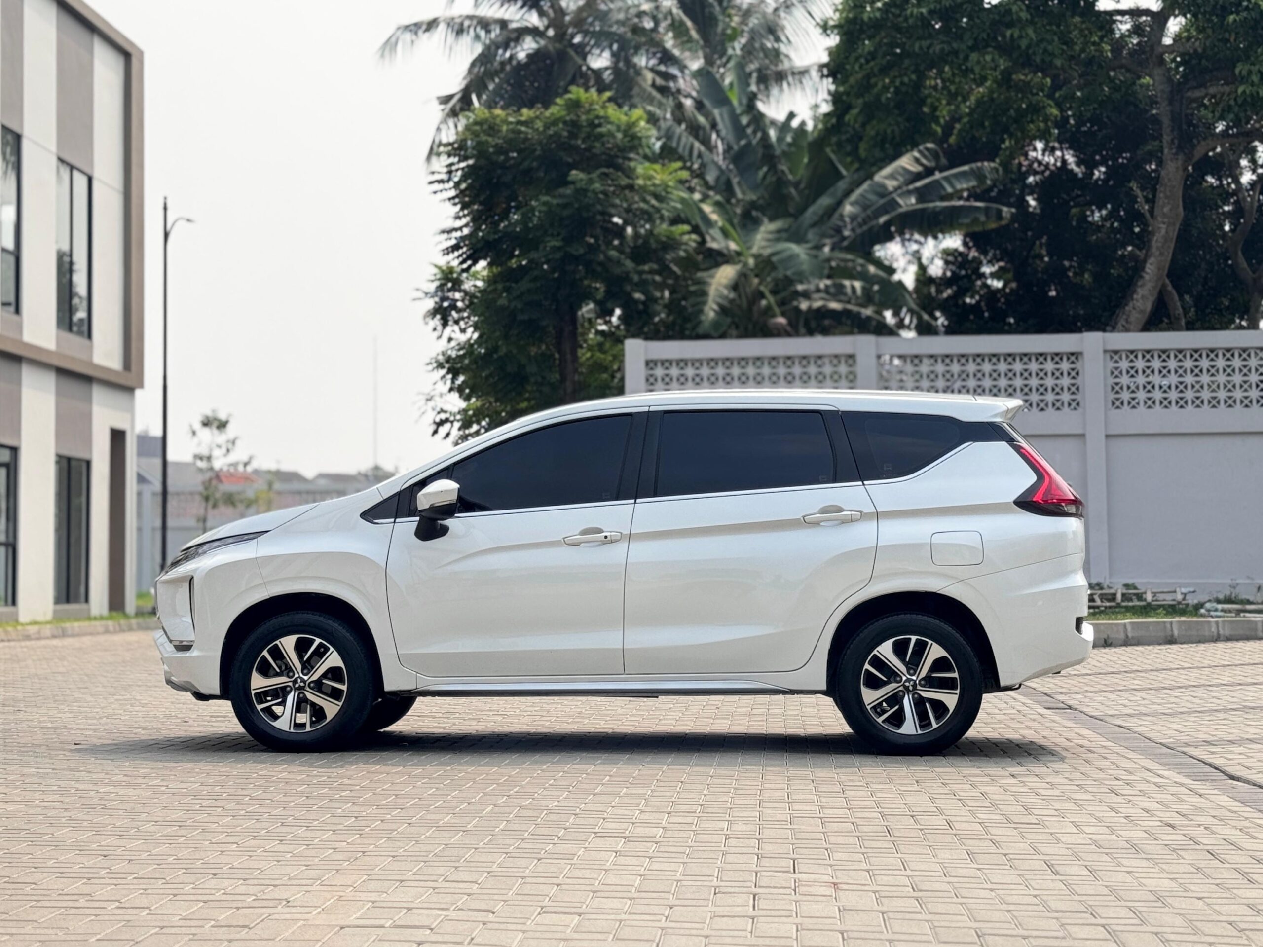 XPANDER 1.5 SPORT PUTIH 2018 - Gambar 7