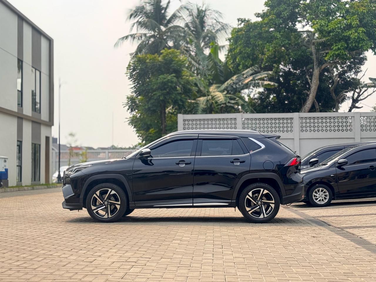 YARIS CROSS S CVT HITAM 2023 - Gambar 7