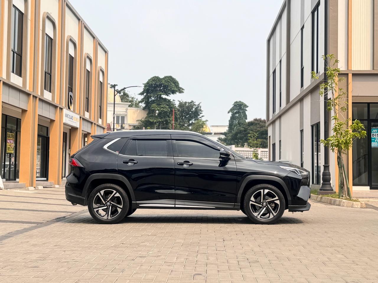 YARIS CROSS S CVT HITAM 2023 - Gambar 8