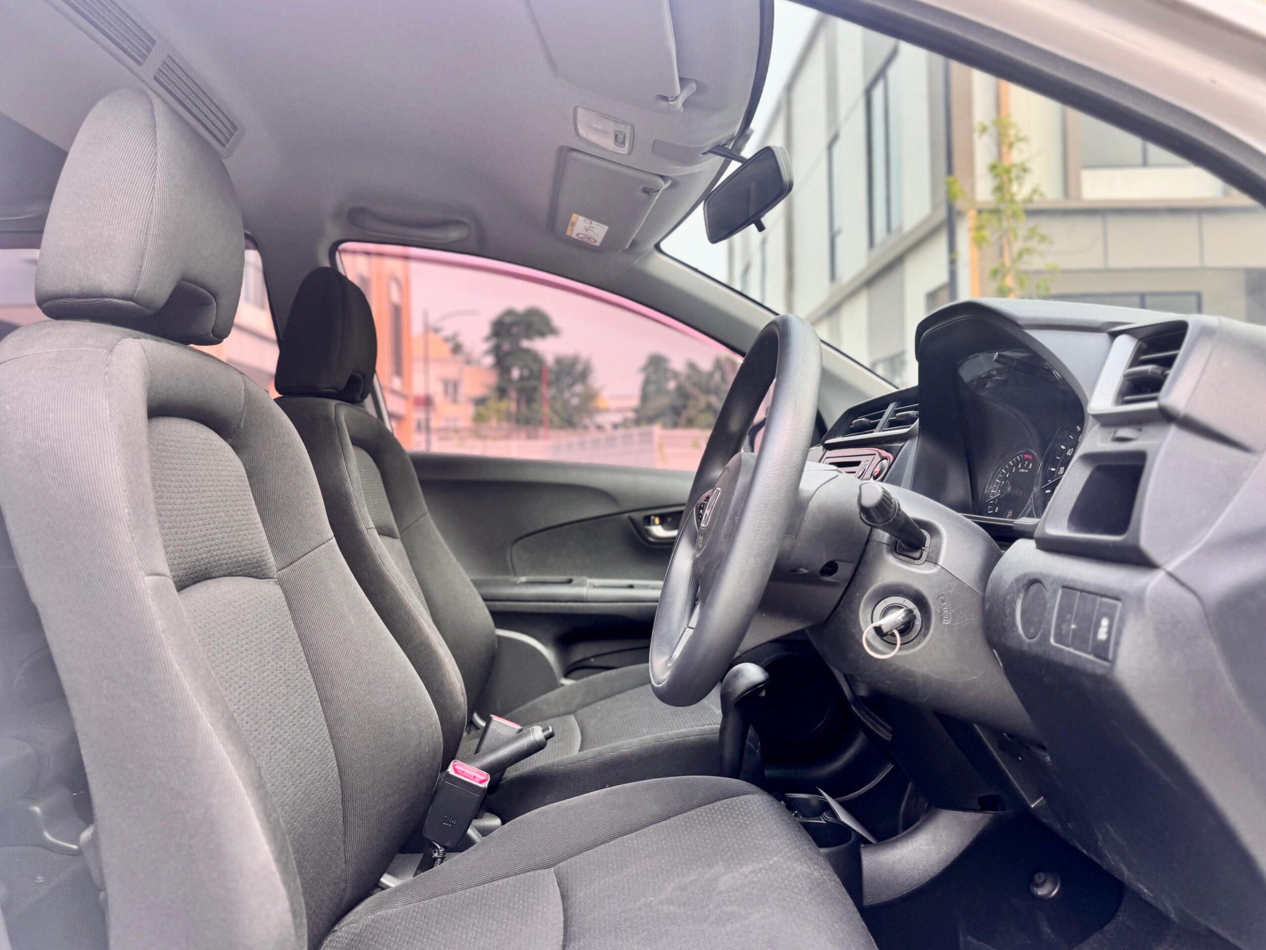 BRV 1.5 E PRESTIGE PUTIH 2018 - Gambar 13