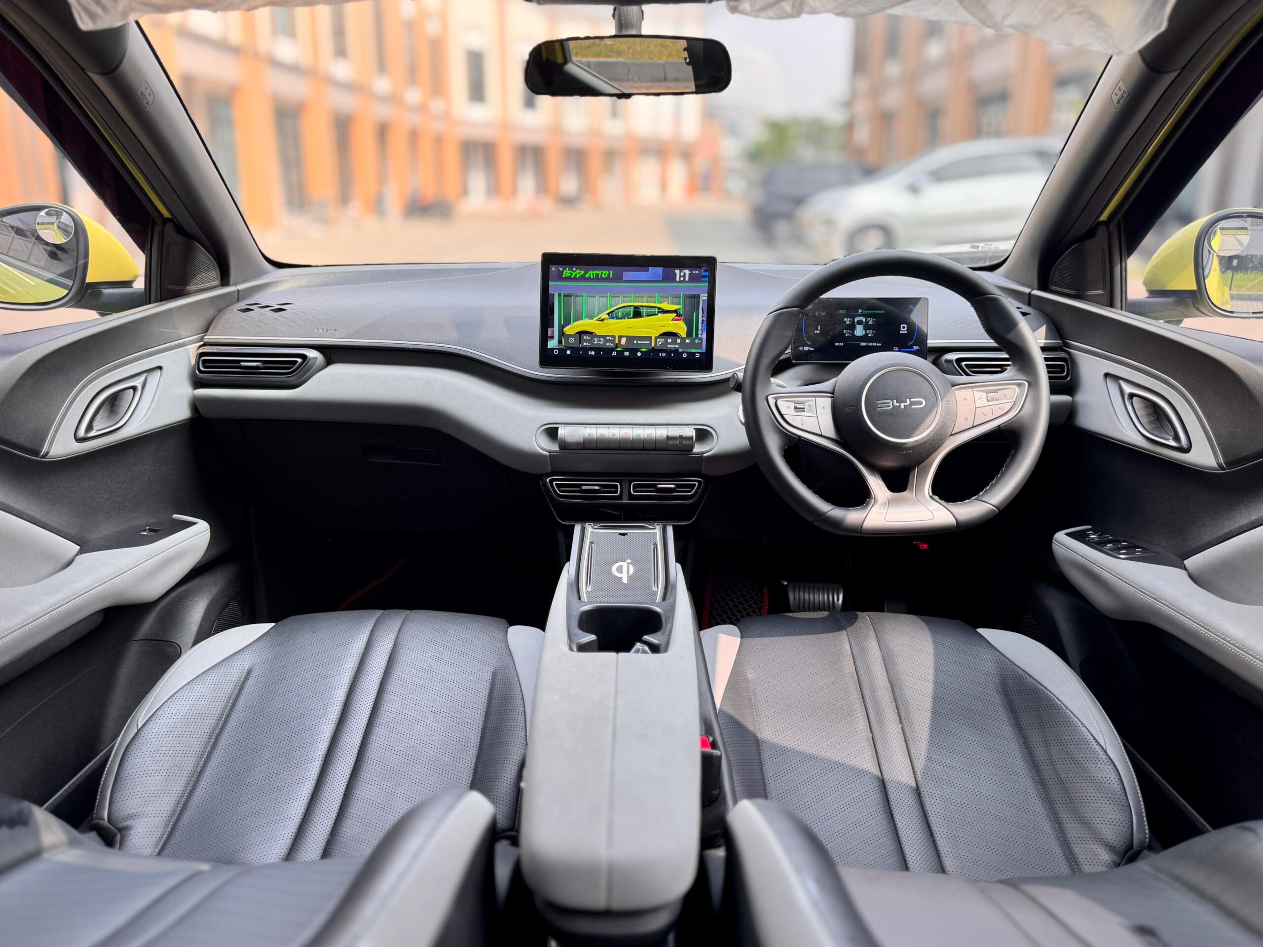 BYD ATTO 1 PREMIUM HIJAU 2025 - Gambar 10