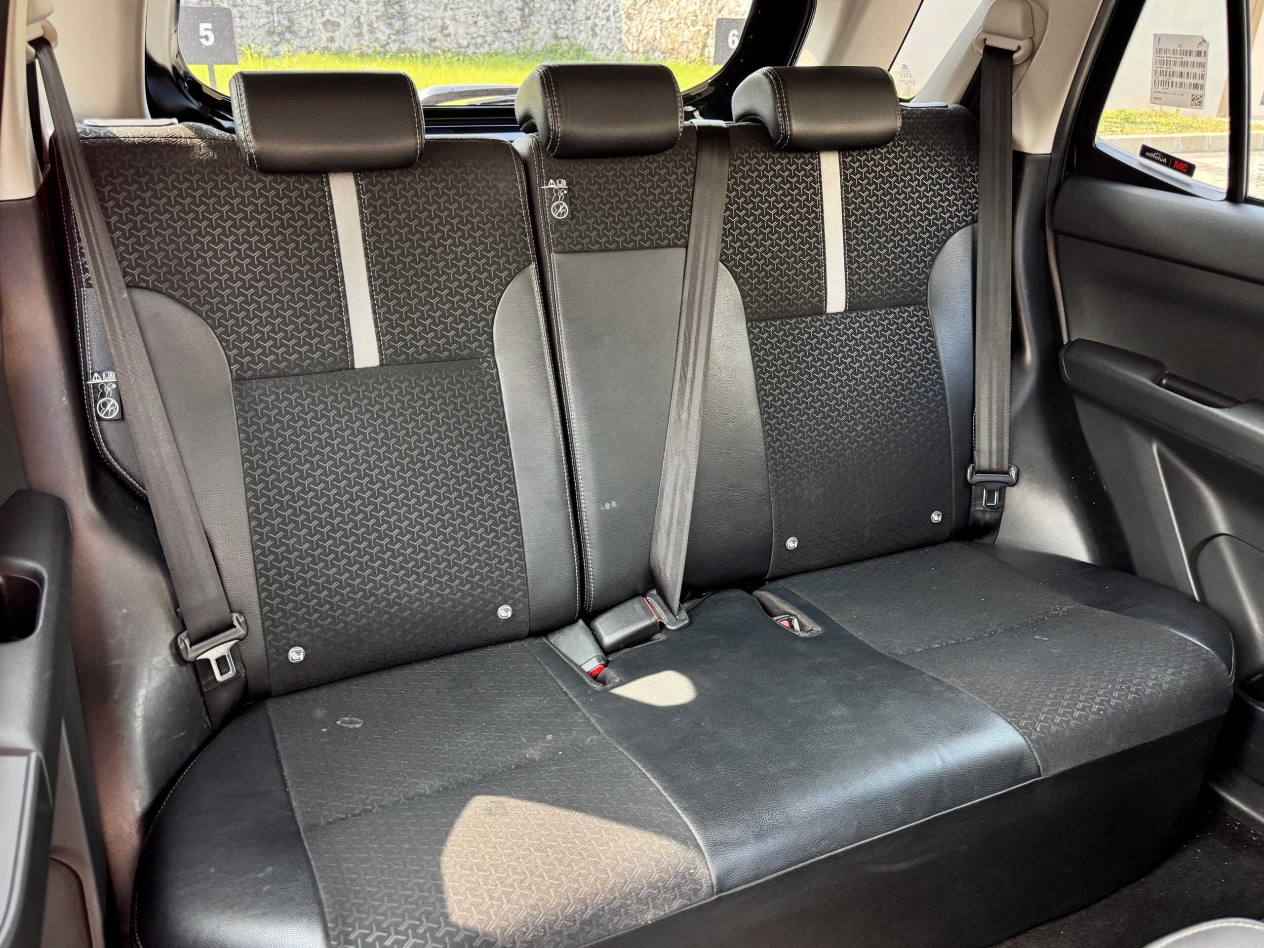 RAIZE 1.0T GR SPORT AT HITAM 2022 - Gambar 15