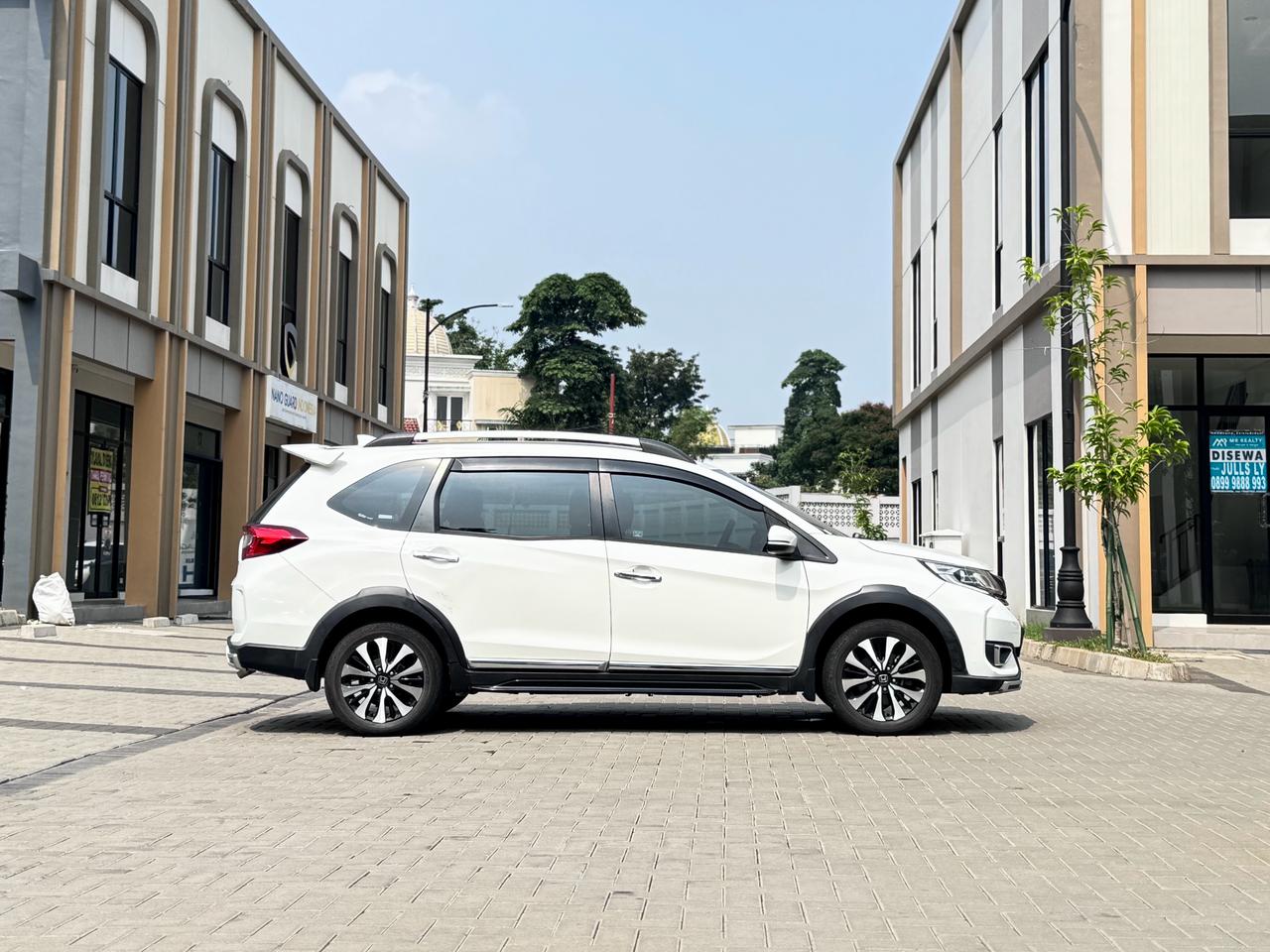 BRV E PRESTIGE CVT PUTIH 2021 - Gambar 8