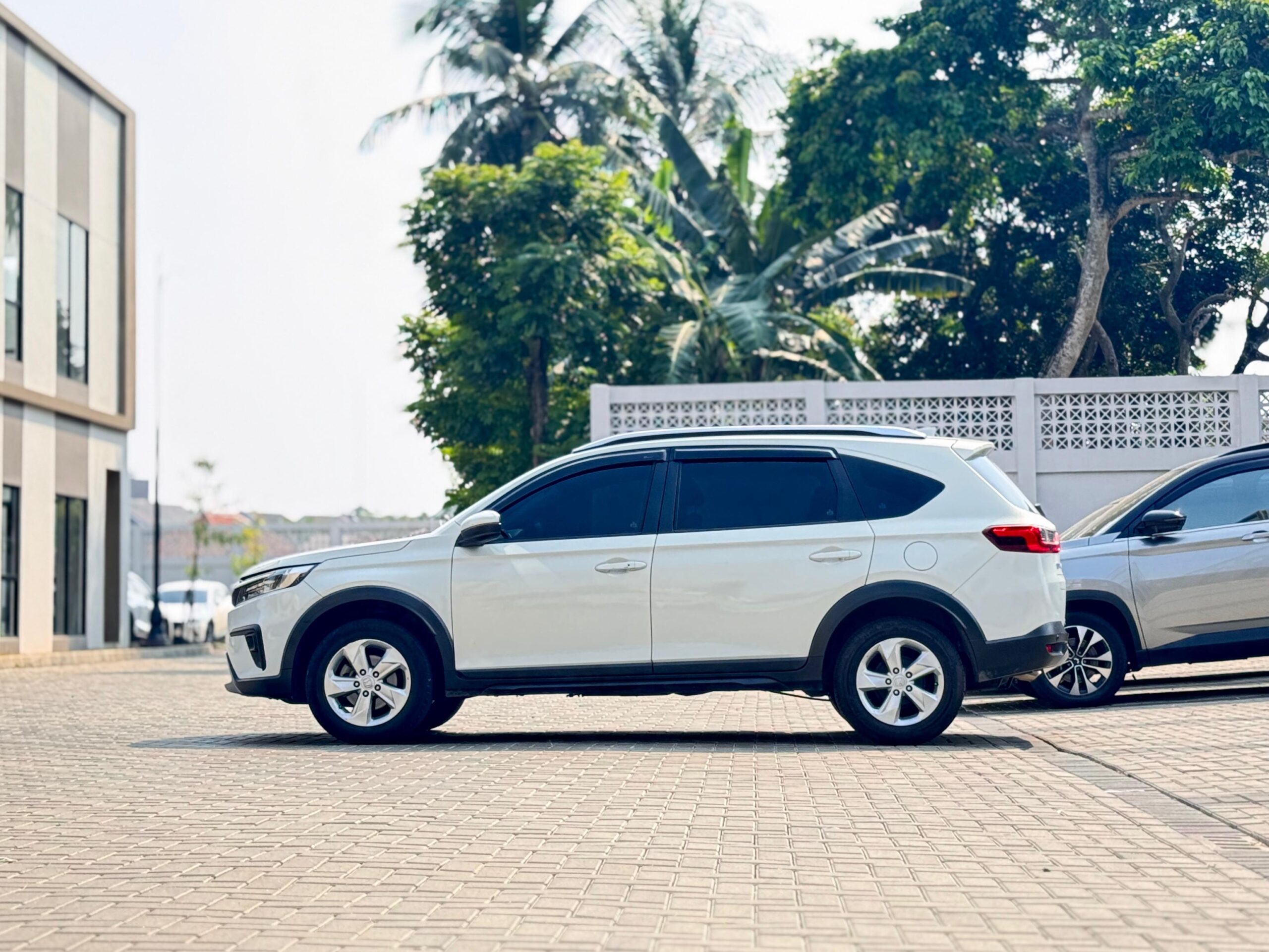 BRV E AT PUTIH 2023 - Gambar 7