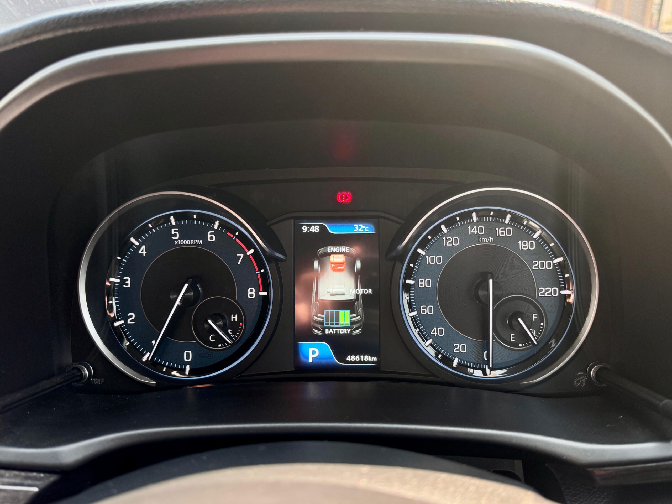 ERTIGA GX HYBRID AT ABU 2022 - Gambar 9