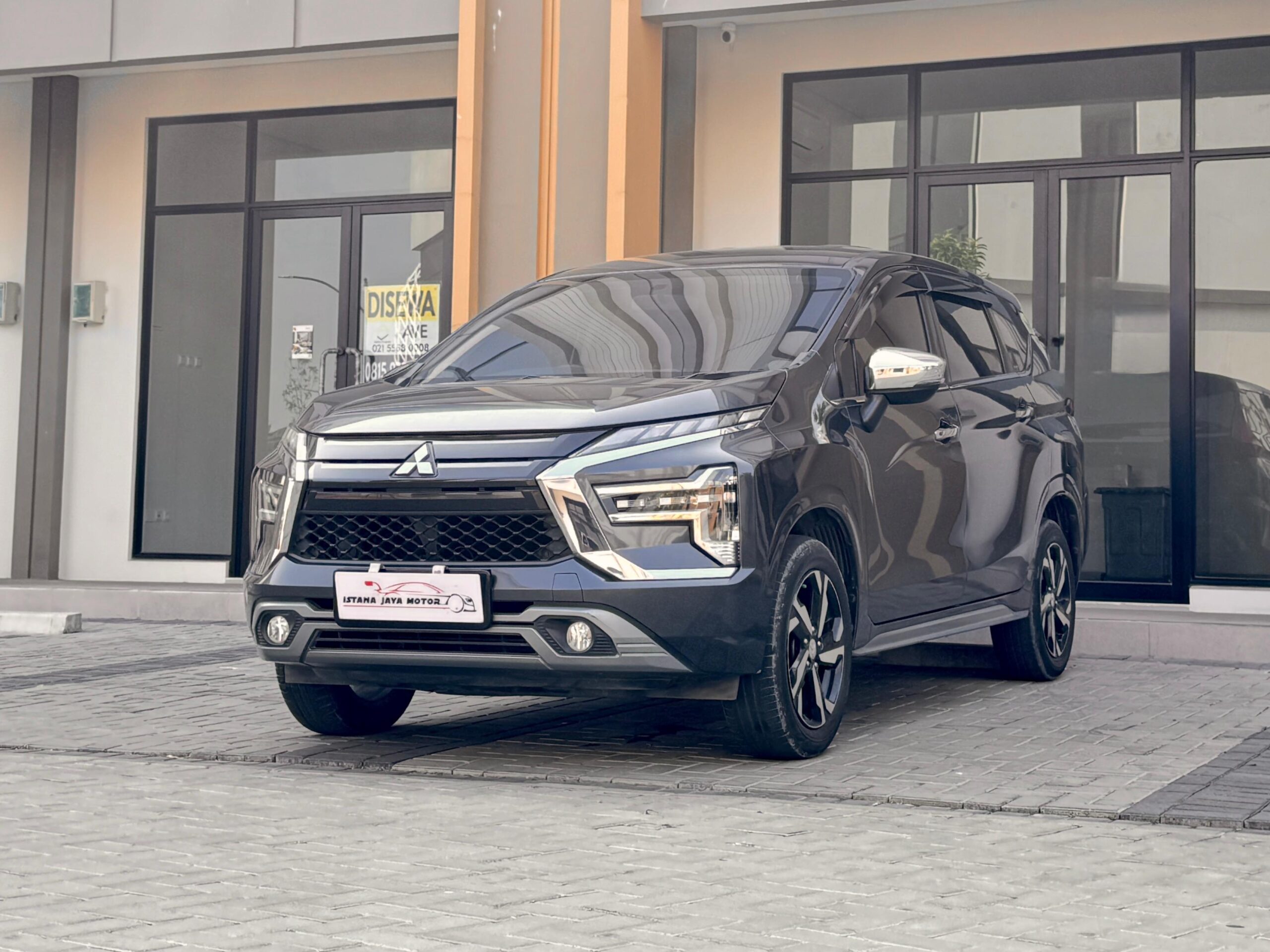 XPANDER ULTIMATE CVT ABU 2022 - Gambar 3