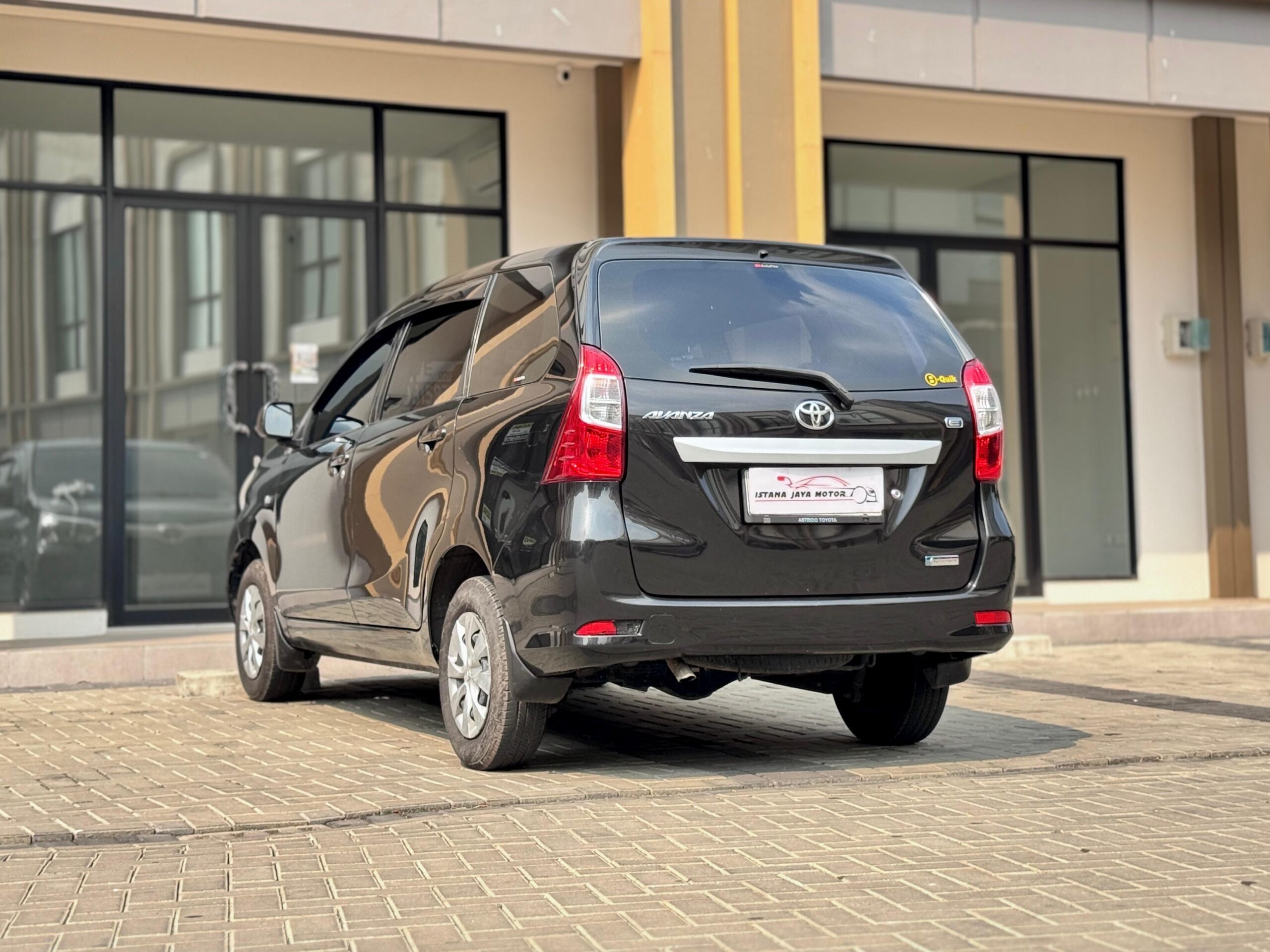 AVANZA 1.3 E AT HITAM 2018 - Gambar 5