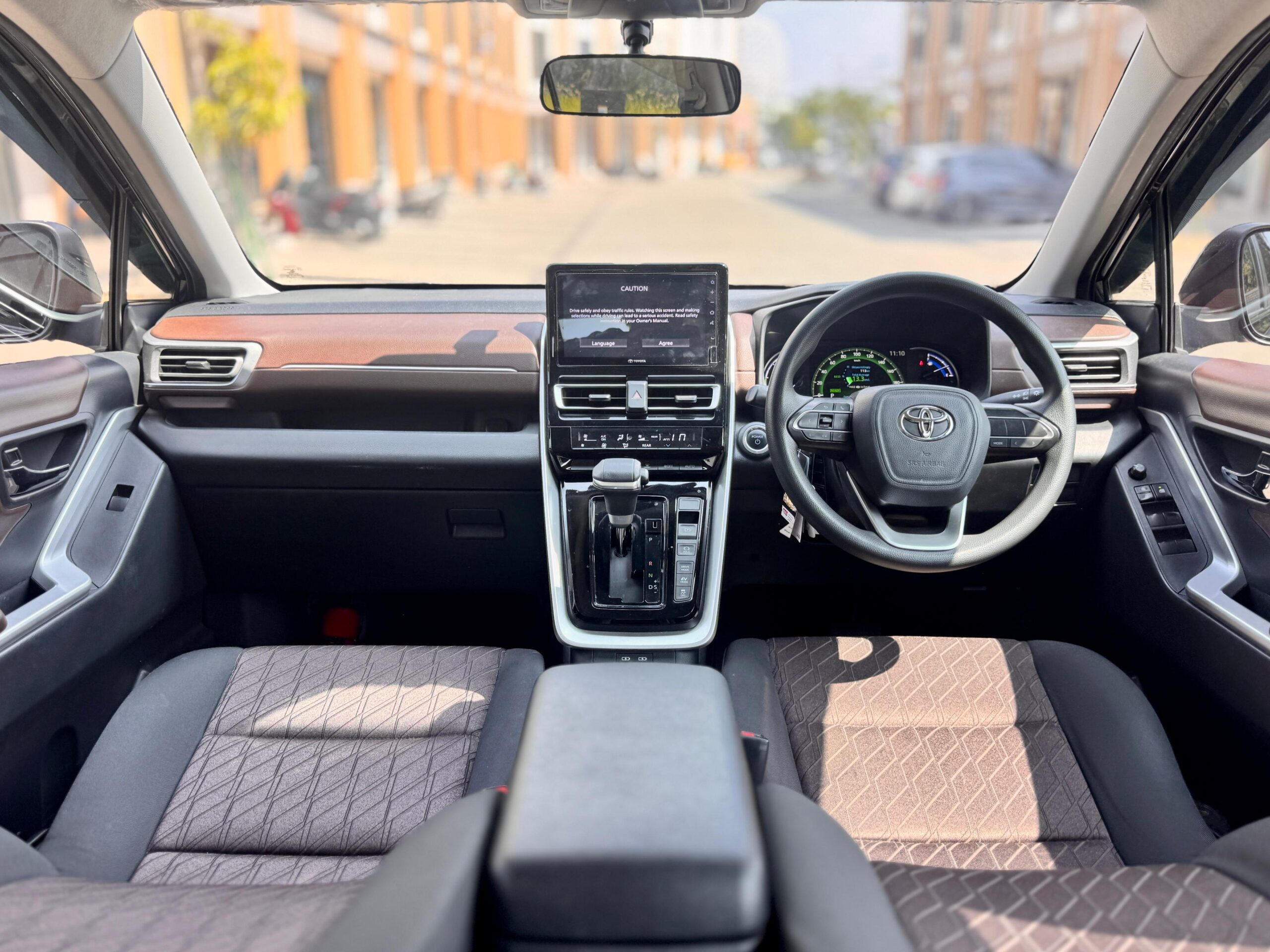 INNOVA ZENIX 2.0 G HV CVT HITAM 2024 - Gambar 10