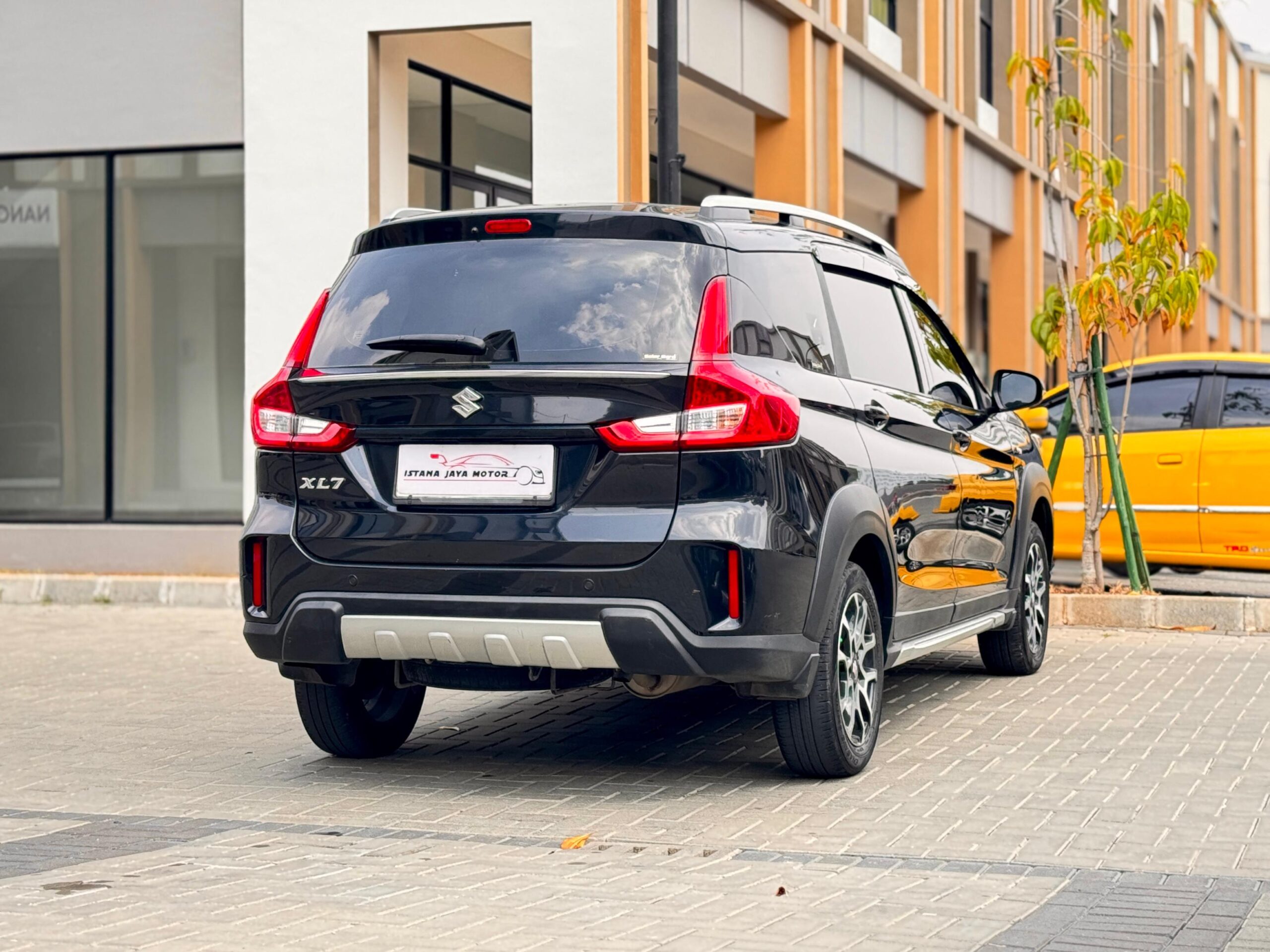 XL7 ZETA AT HITAM 2023 - Gambar 6