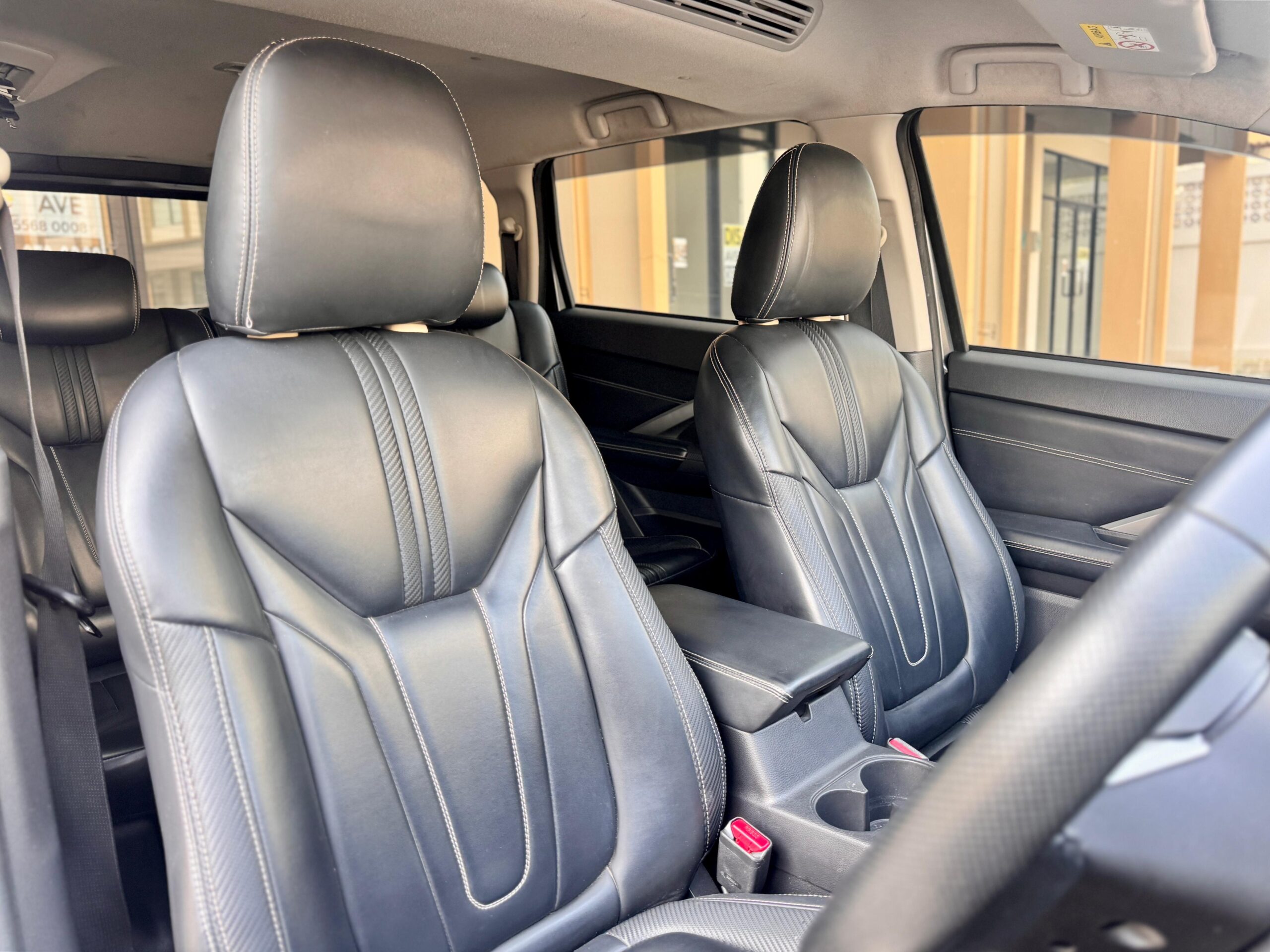 XPANDER ULTIMATE CVT ABU 2022 - Gambar 12