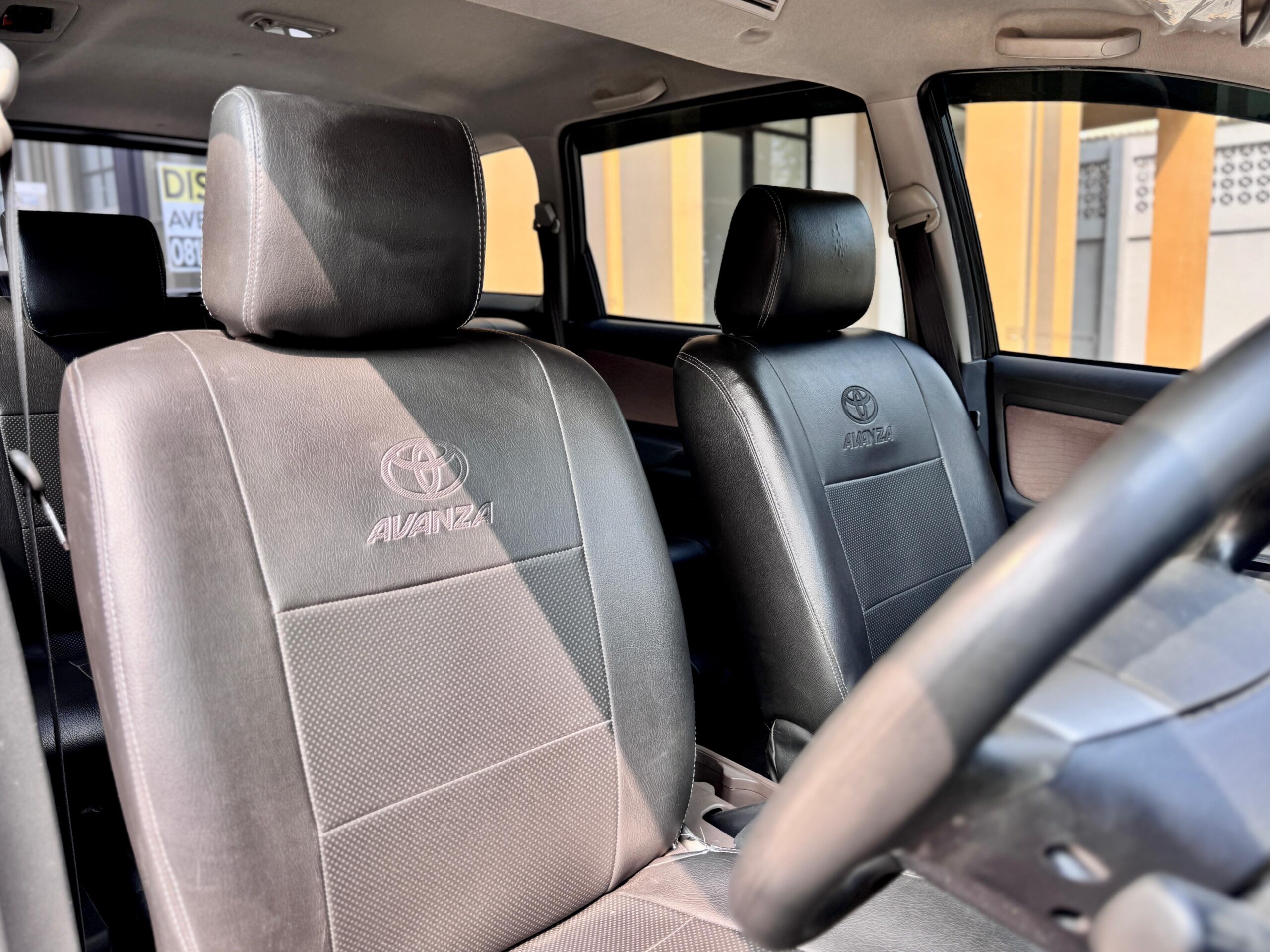 AVANZA 1.3 E AT HITAM 2018 - Gambar 12