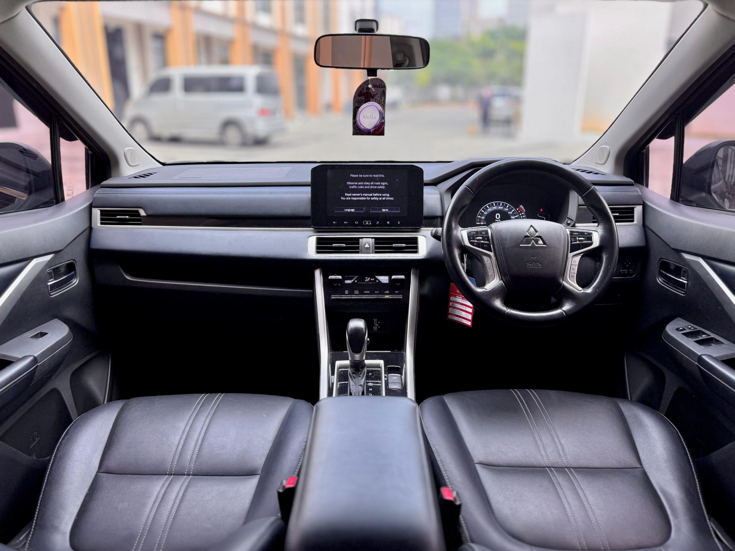 XPANDER CROSS PREMIUM CVT HITAM 2022 - Gambar 10