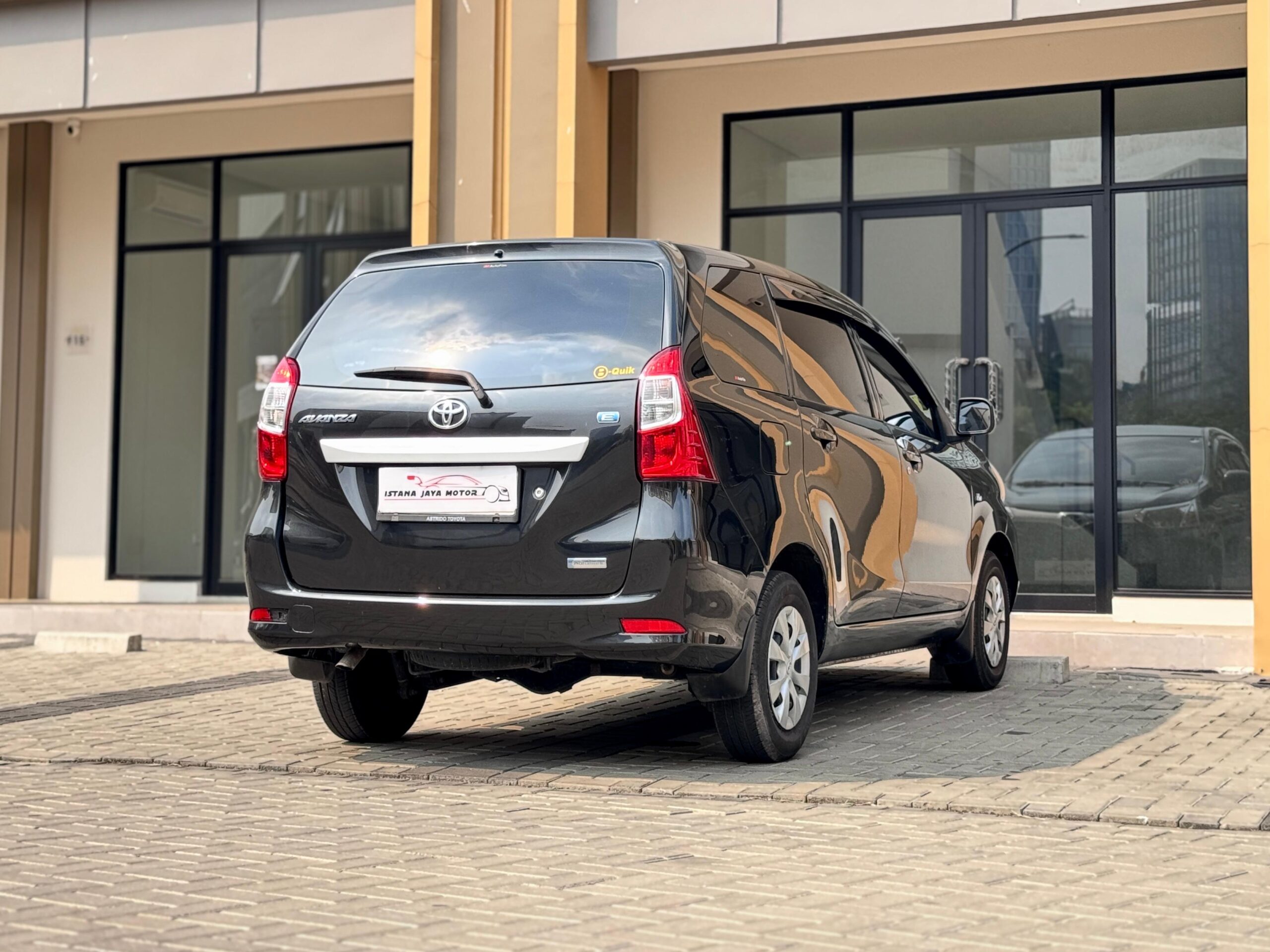 AVANZA 1.3 E AT HITAM 2018 - Gambar 6