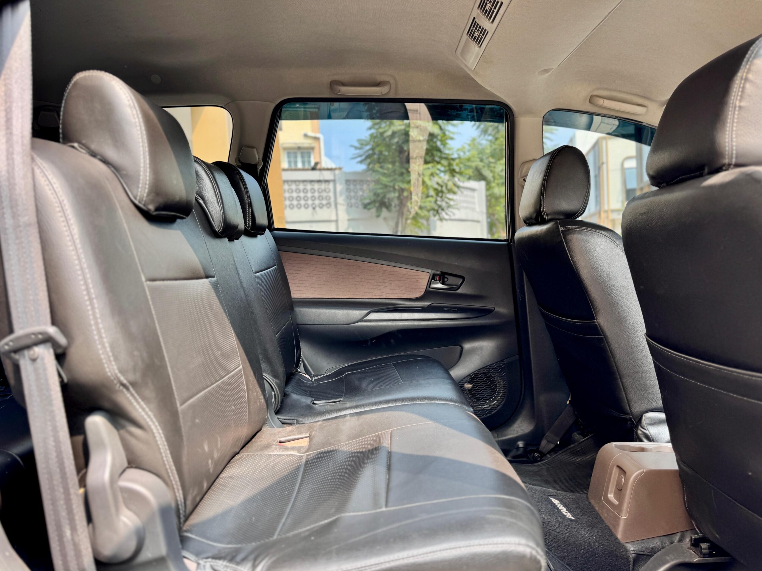 AVANZA 1.3 E AT HITAM 2018 - Gambar 15