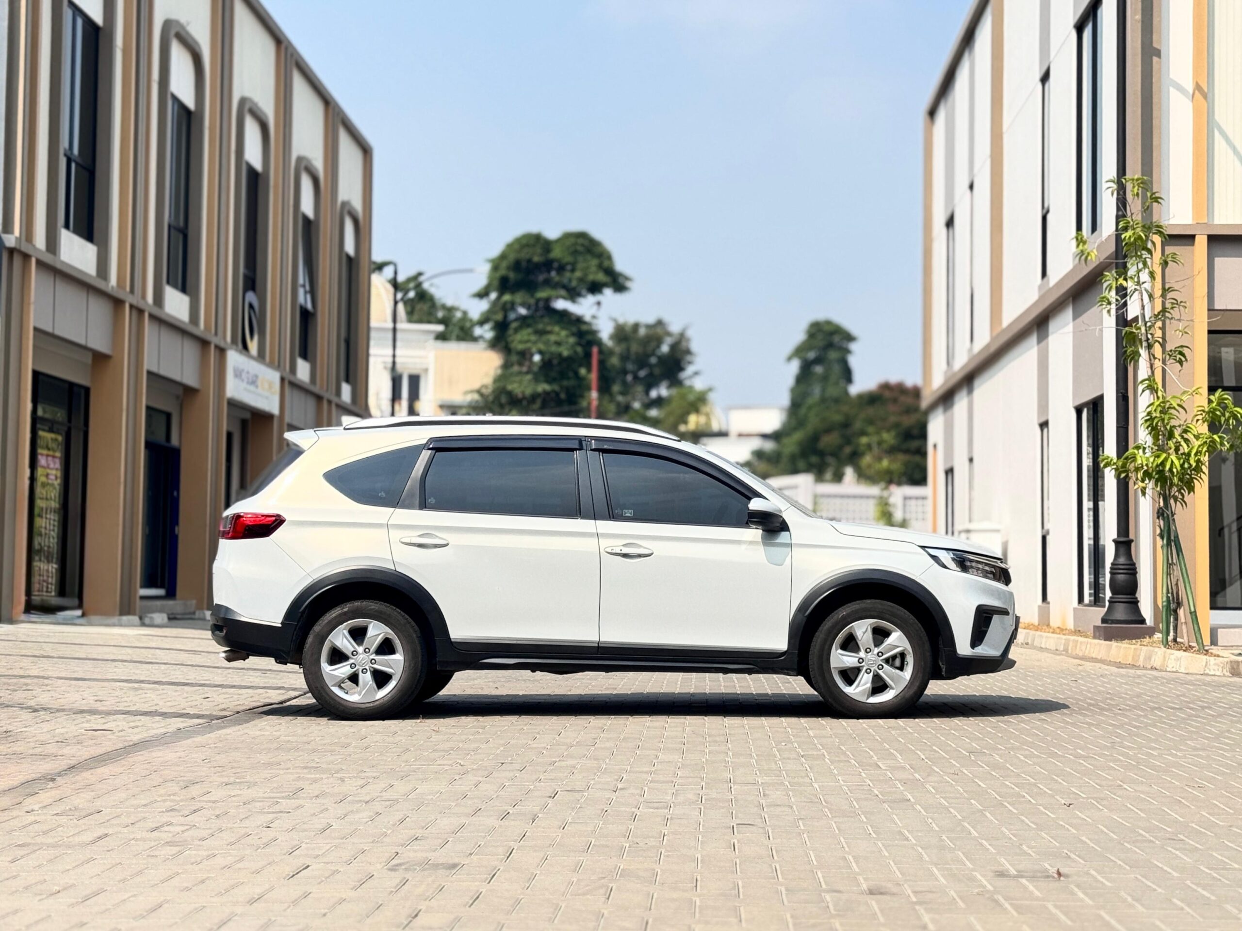 BRV E AT PUTIH 2023 - Gambar 8