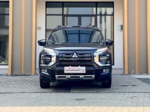 XPANDER CROSS PREMIUM CVT HITAM 2024